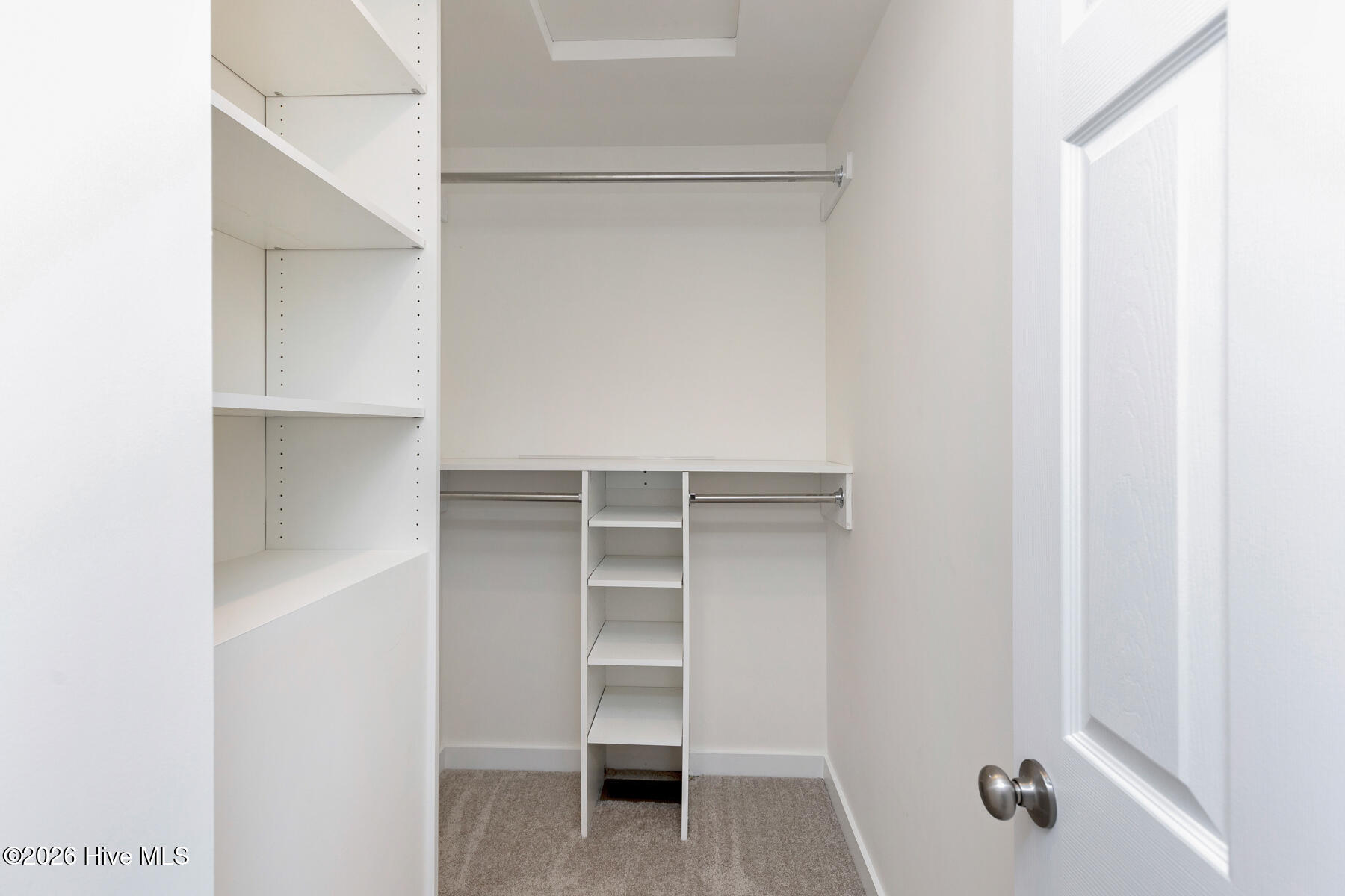 118 E Devonshire Avenue