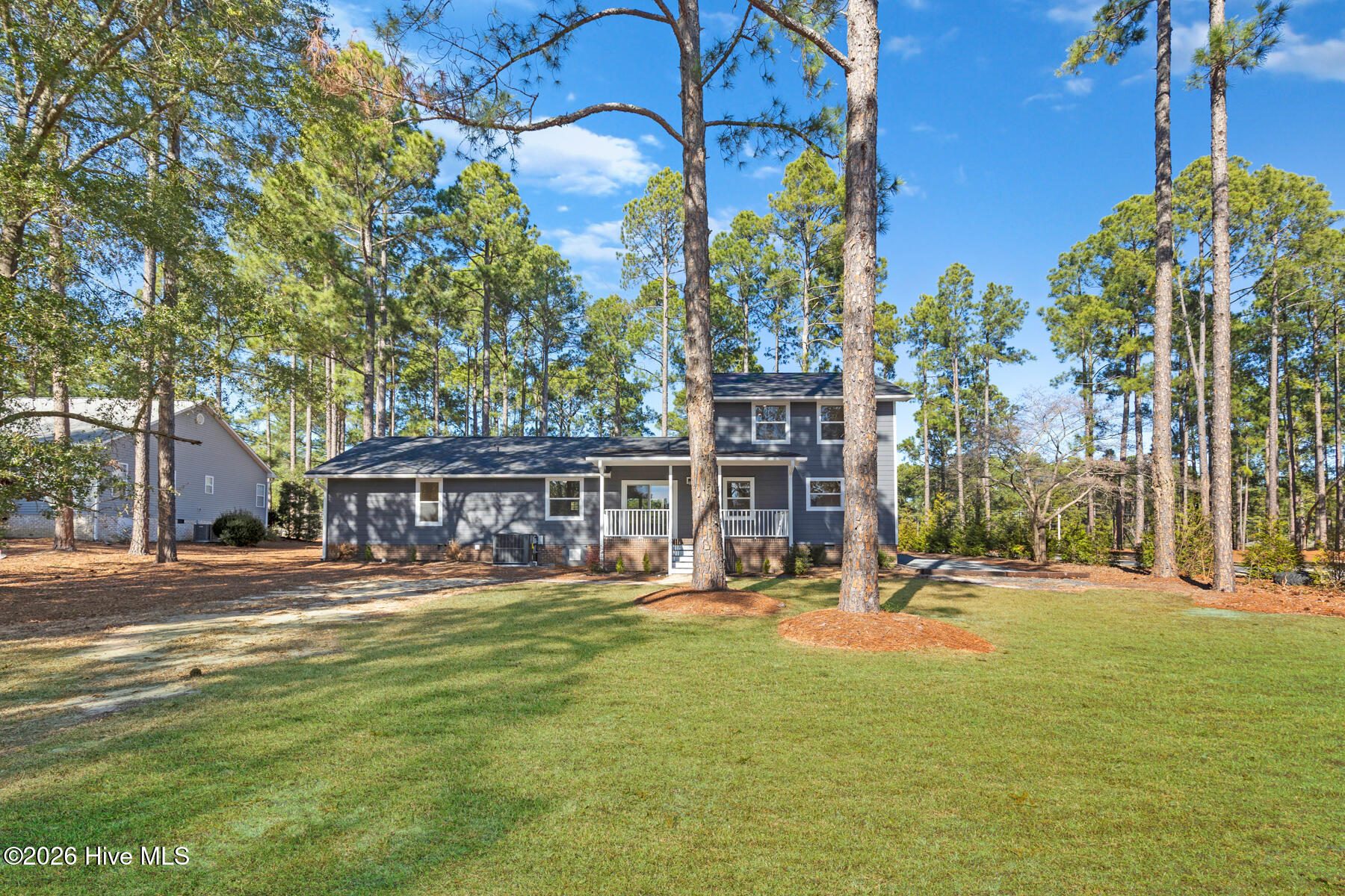 118 E Devonshire Avenue