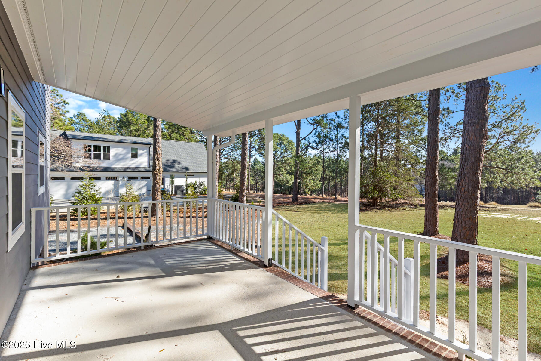 118 E Devonshire Avenue