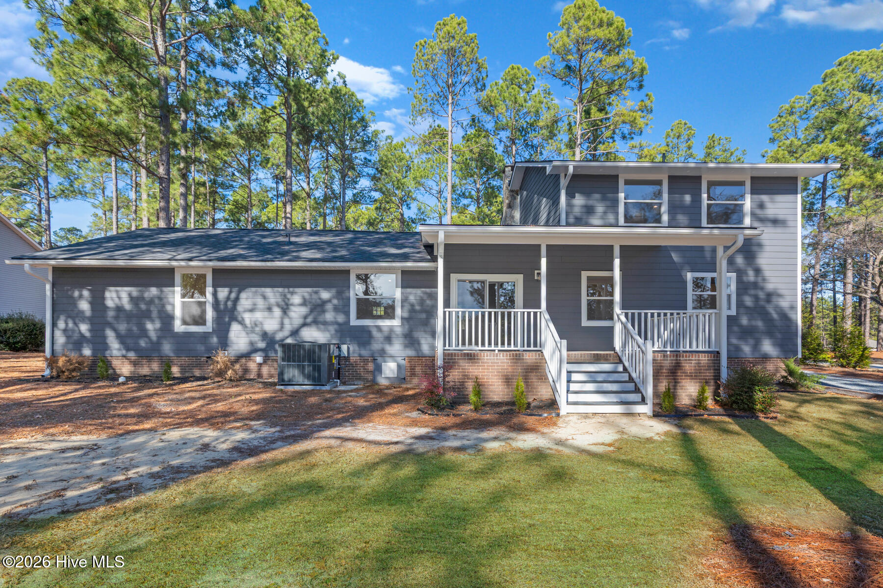 118 E Devonshire Avenue