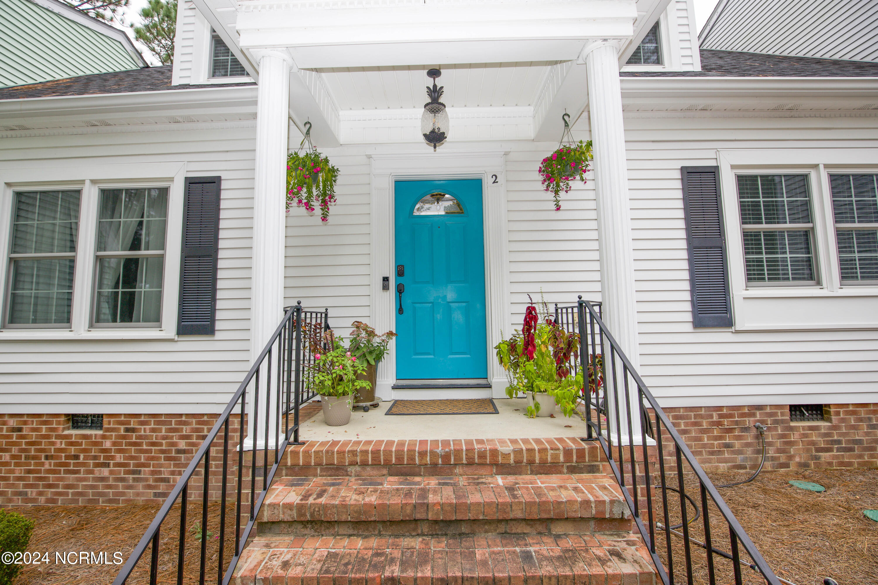 2 Colonial Pines Circle