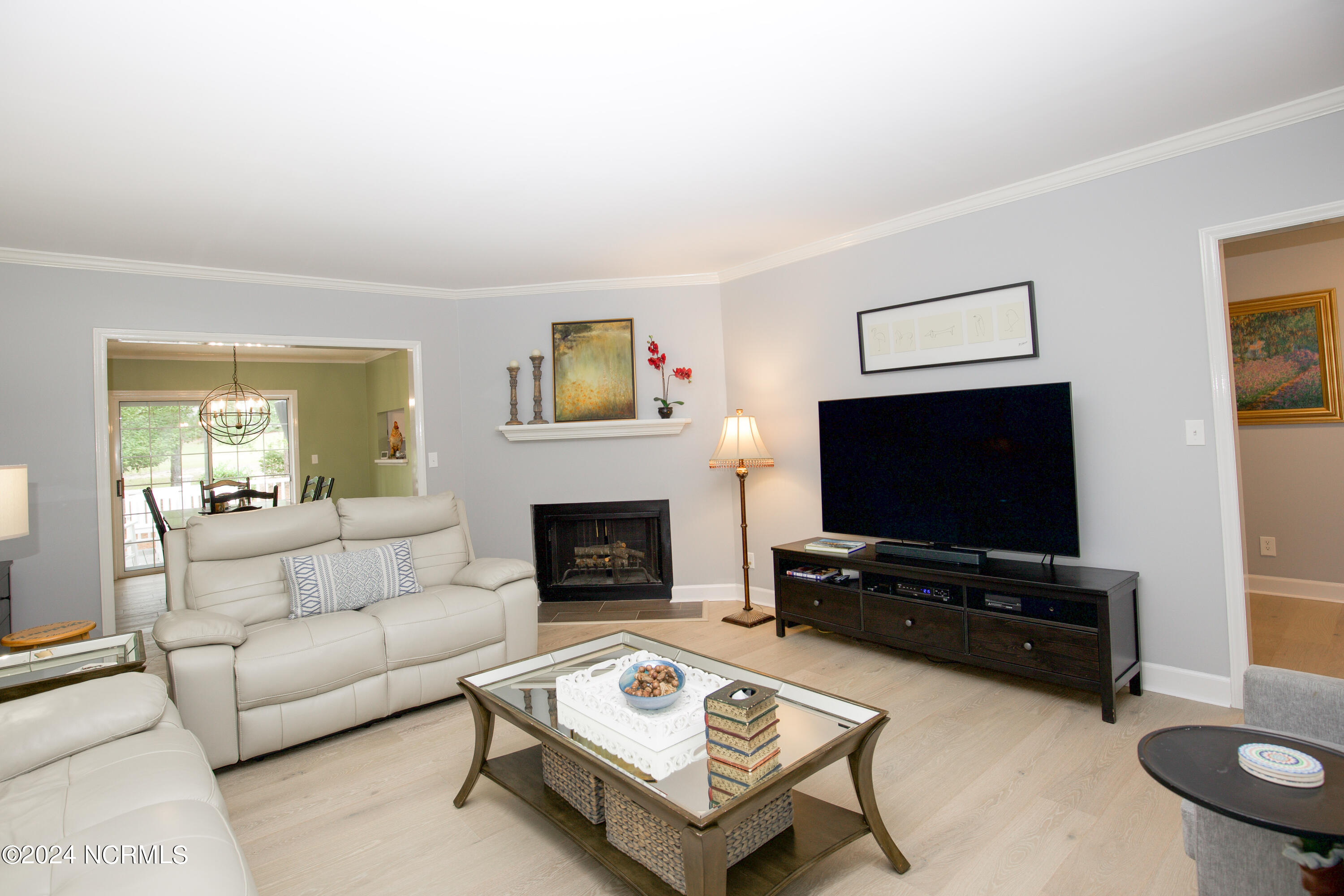 2 Colonial Pines Circle