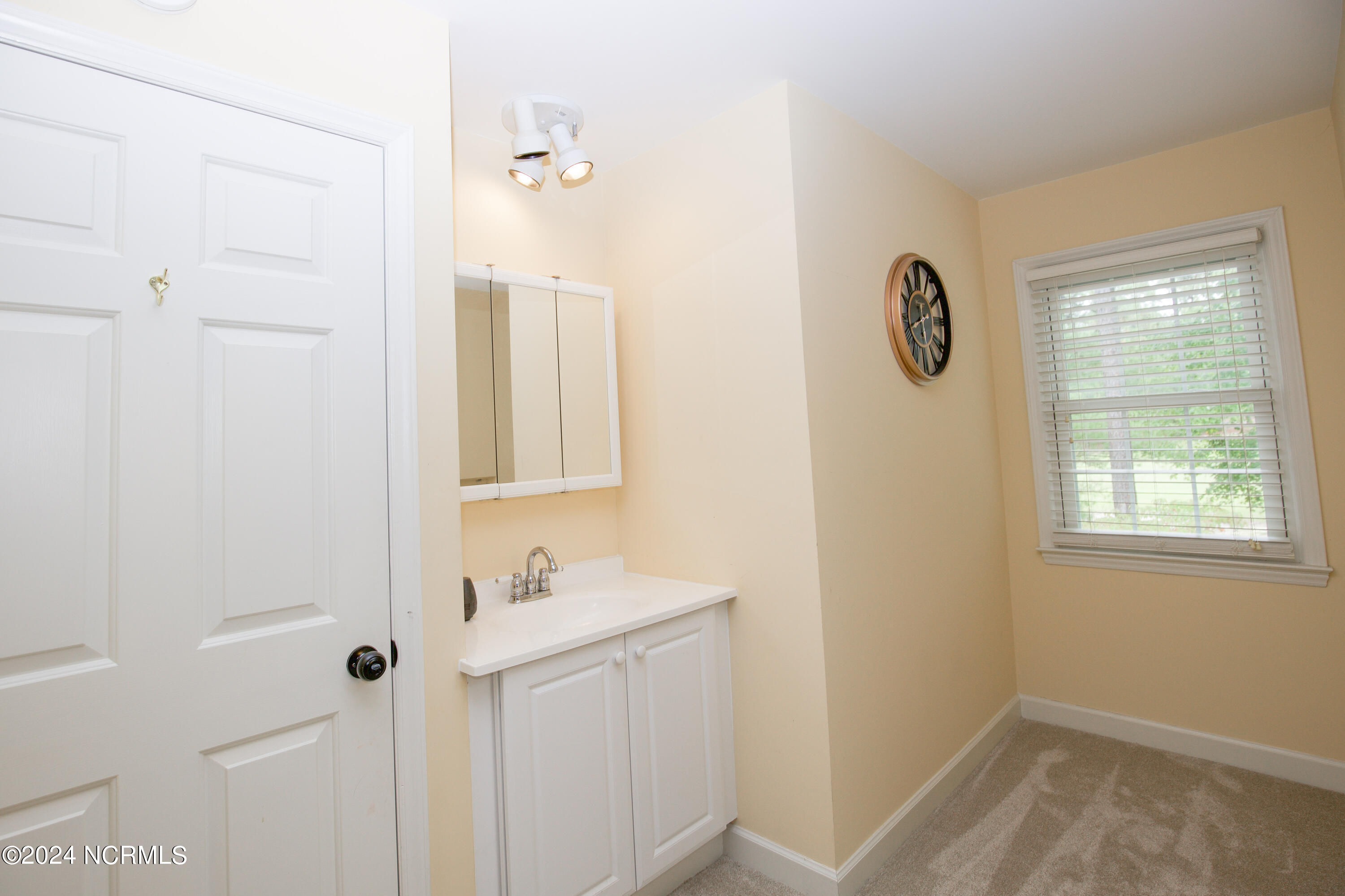 2 Colonial Pines Circle