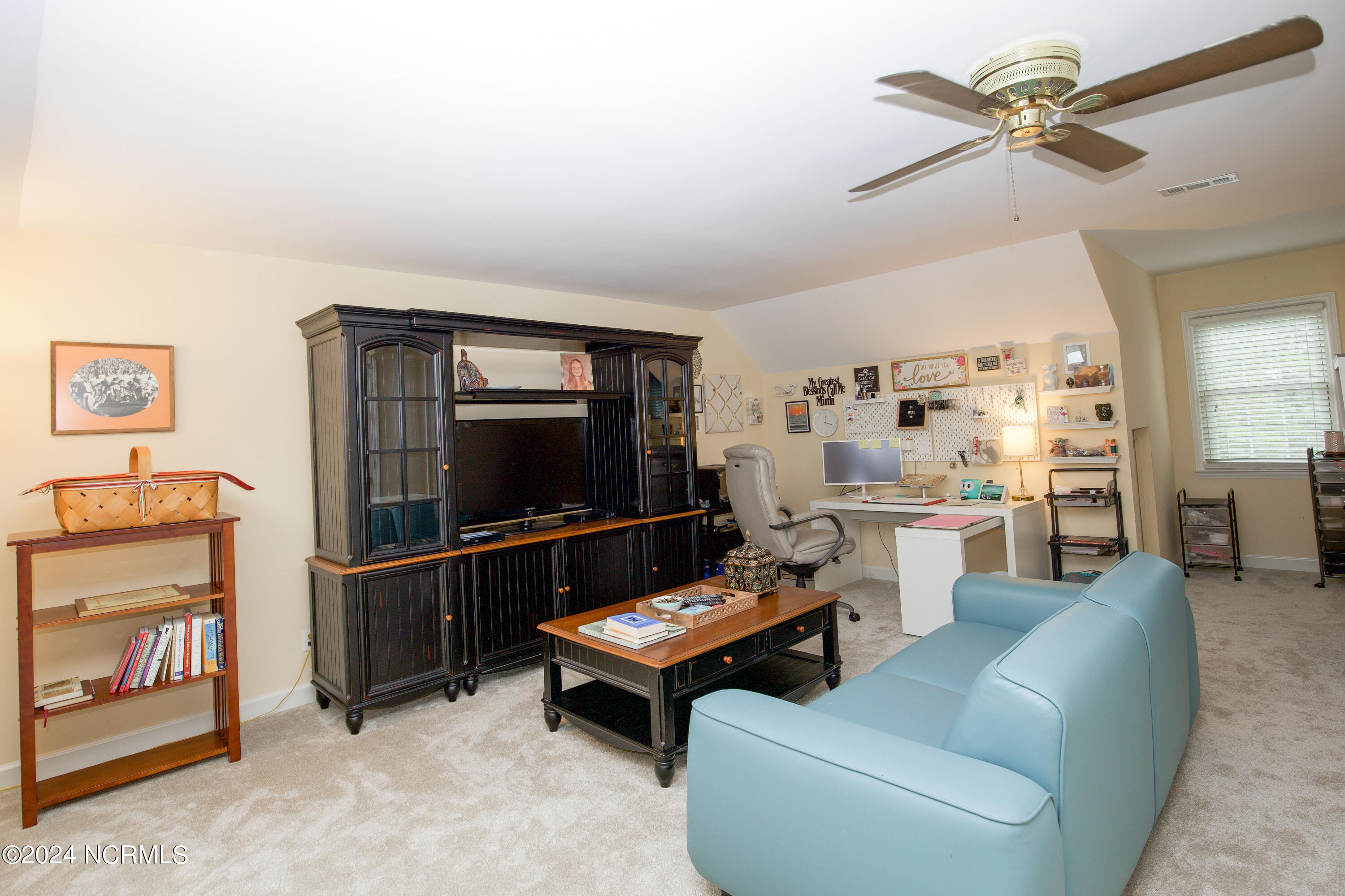 2 Colonial Pines Circle