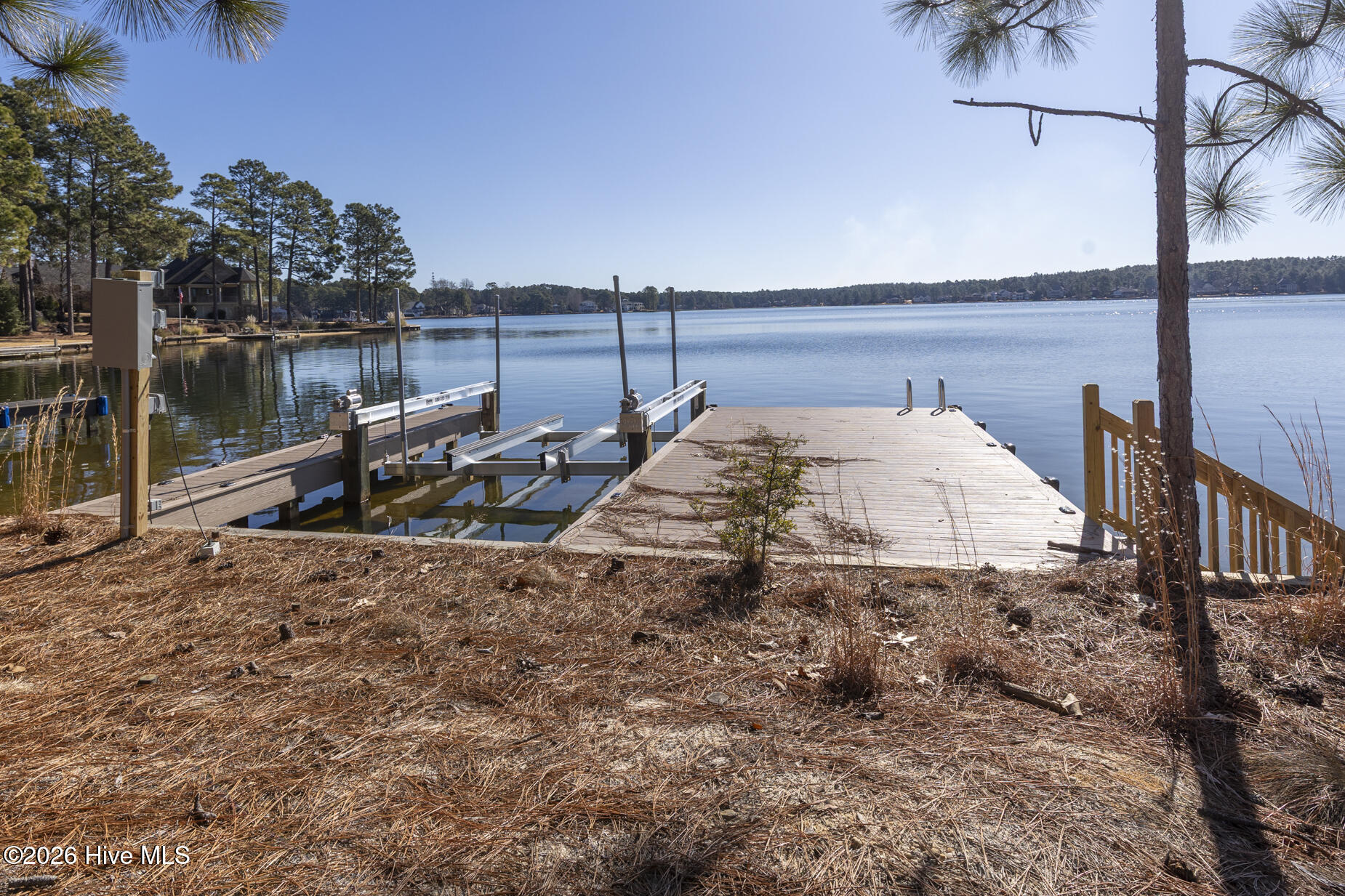 105 3270 Mace Point