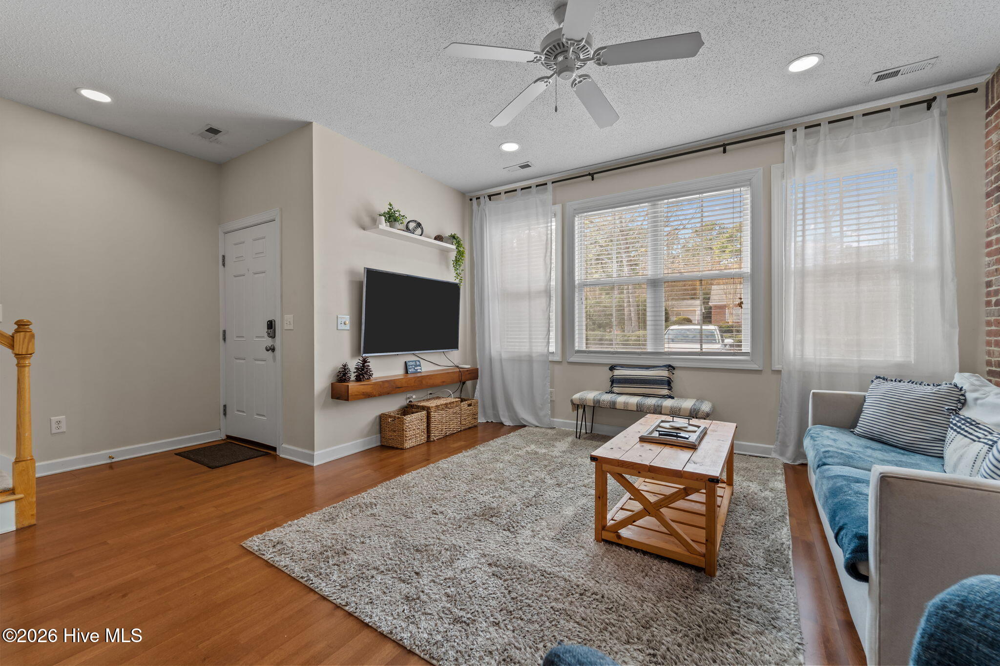 255 E Delaware Avenue Unit F
