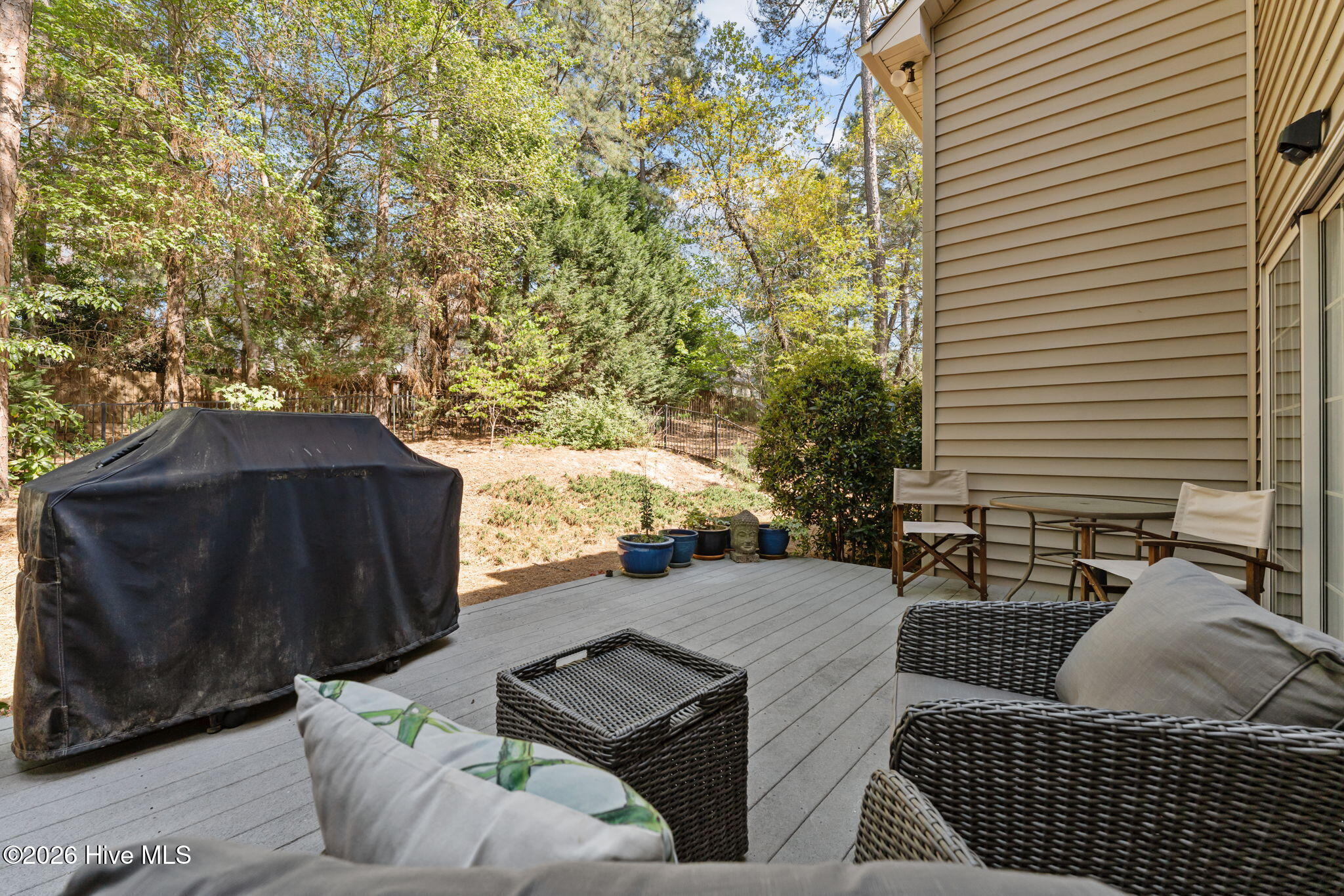 120 Lake View Drive E
