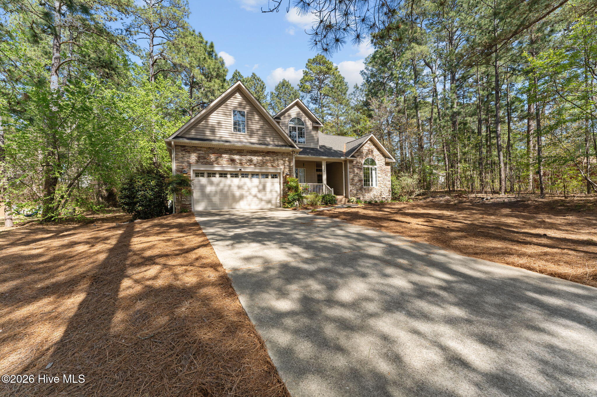 120 Lake View Drive E