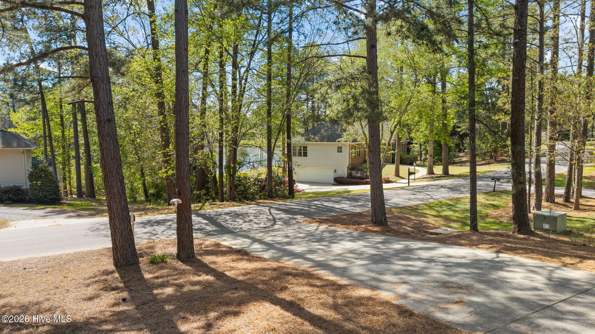 120 Lake View Drive E