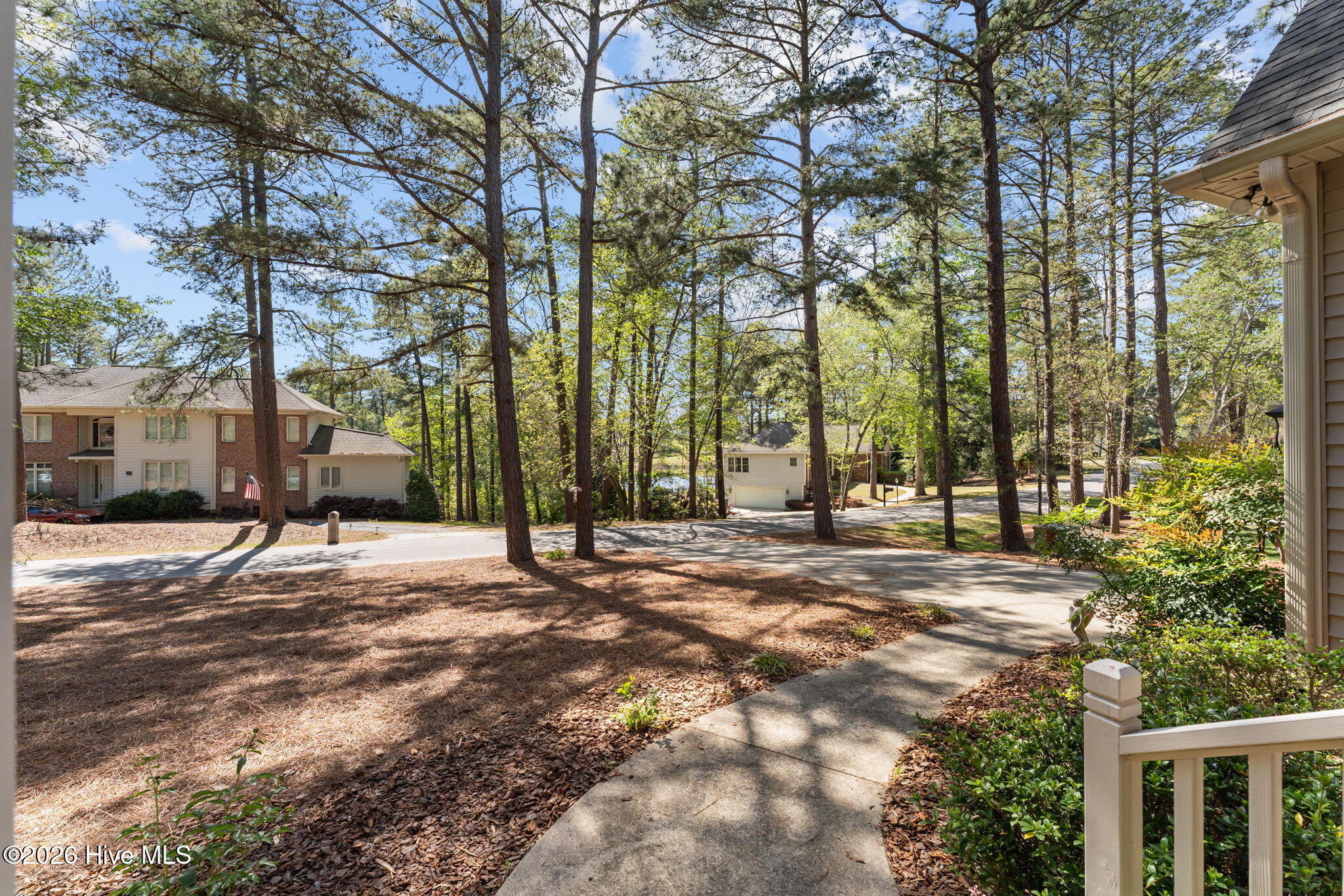 120 Lake View Drive E