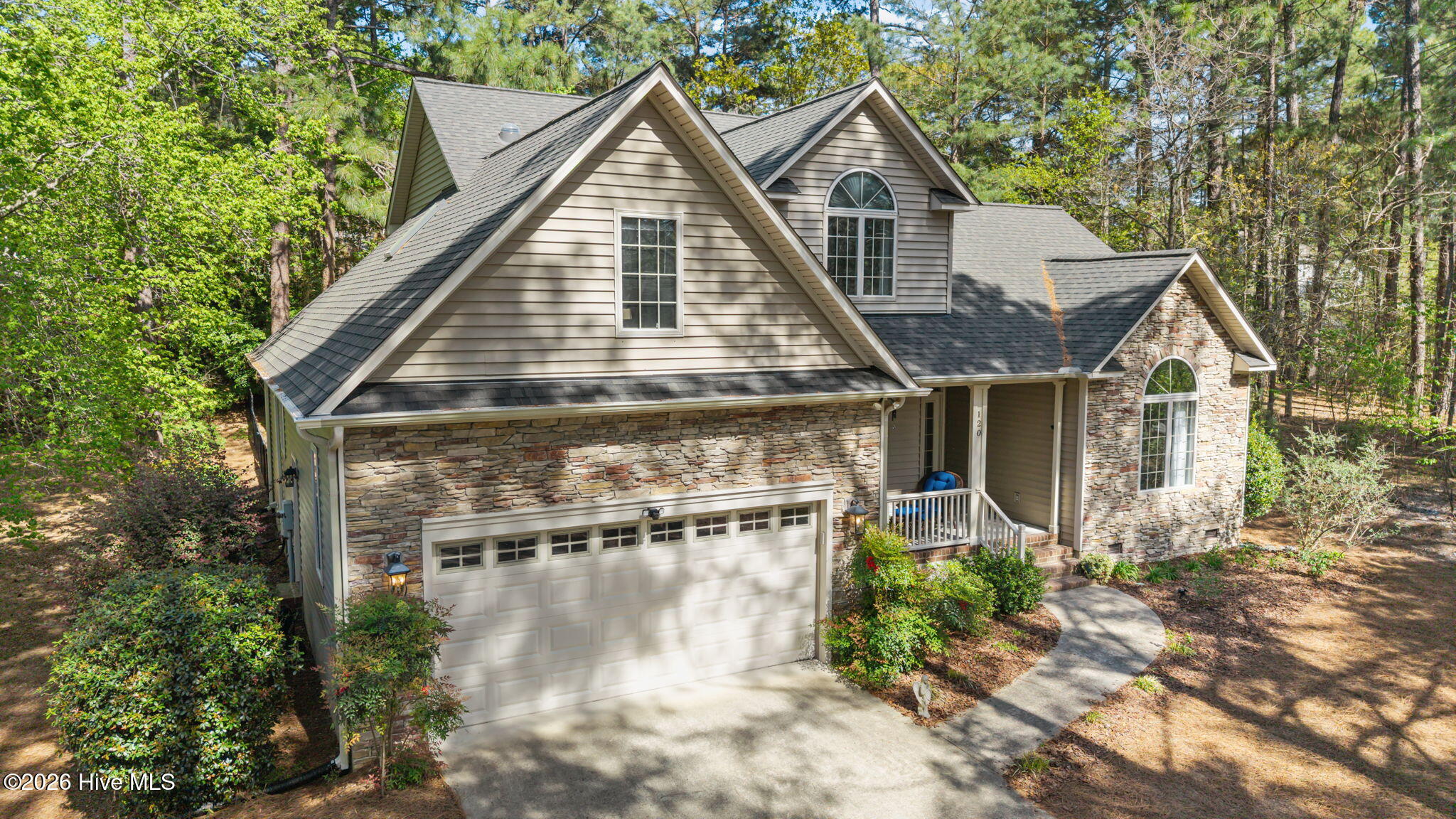 120 Lake View Drive E