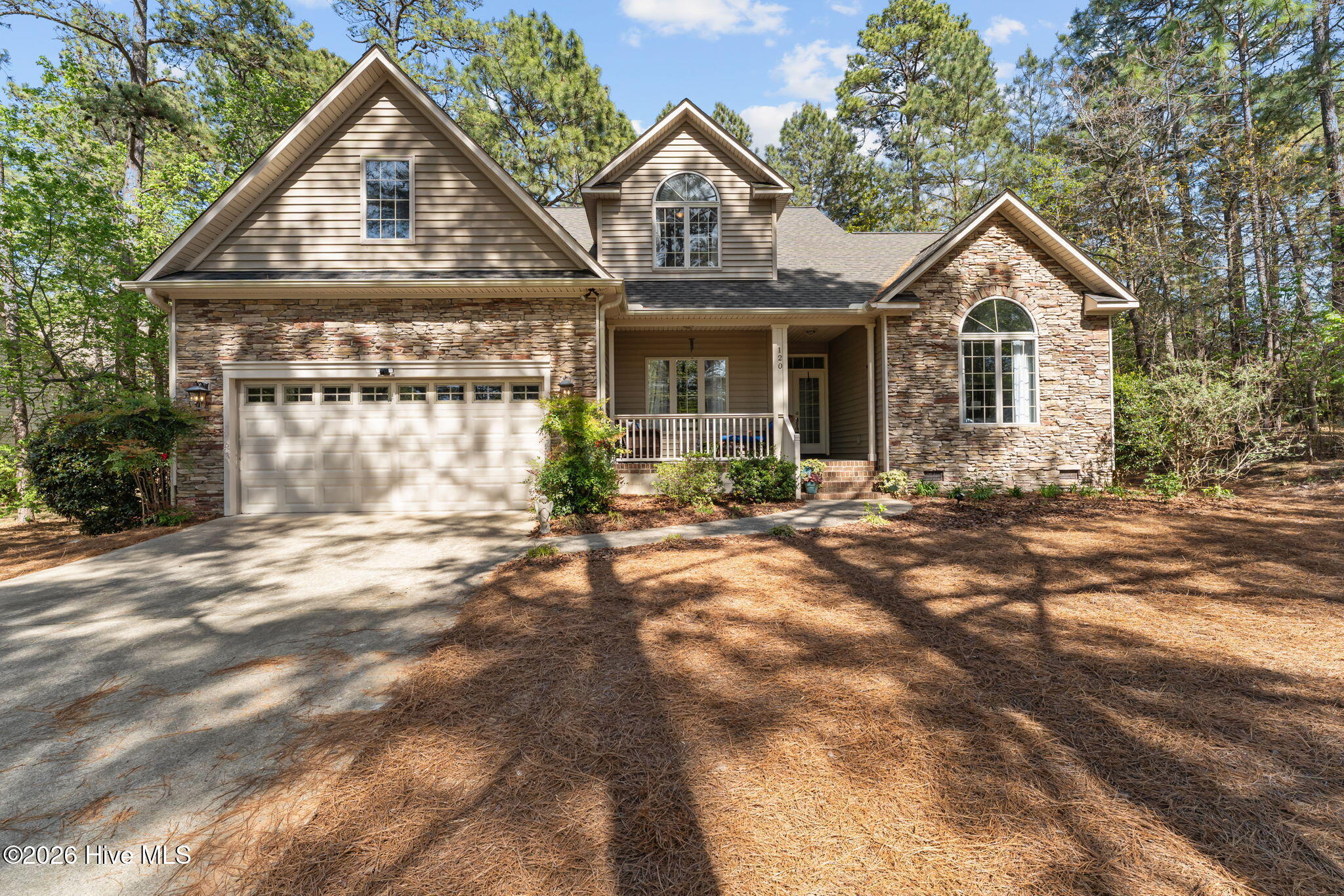 120 Lake View Drive E