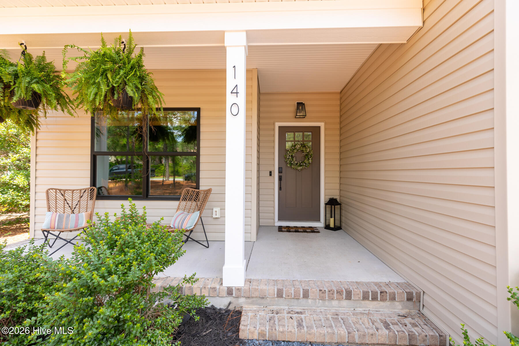 140 Surry Circle Drive S