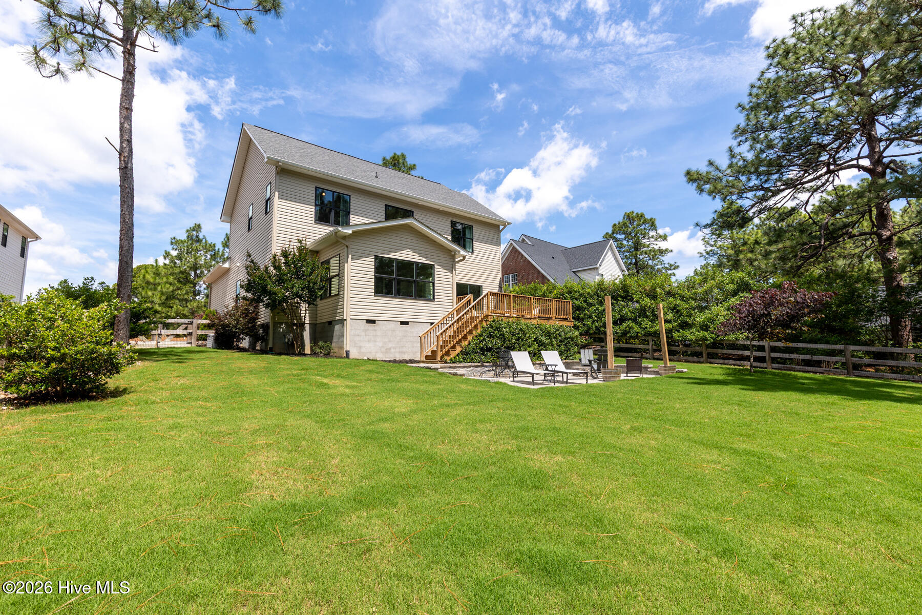 140 Surry Circle Drive S