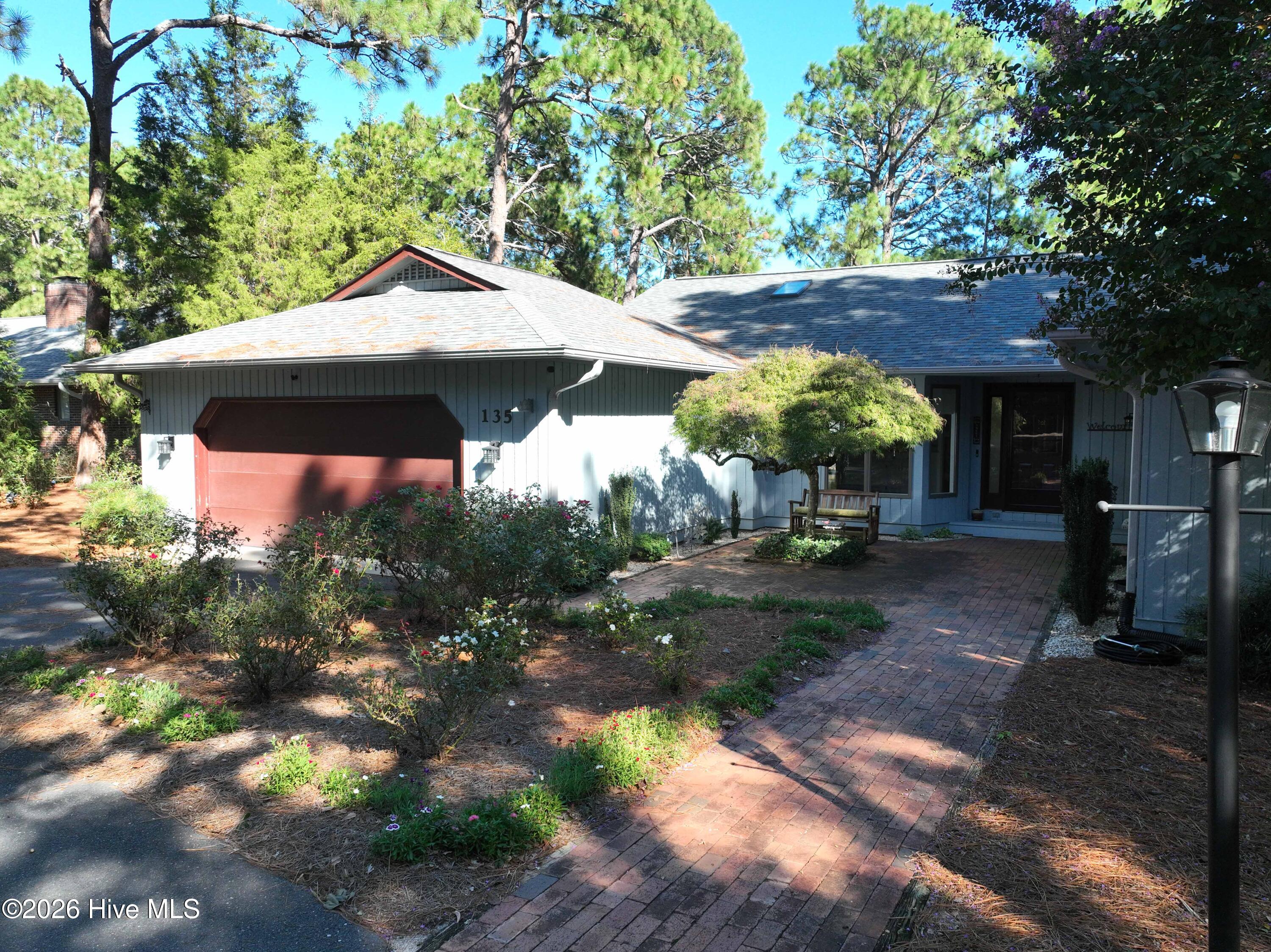 135 Devonshire Avenue W