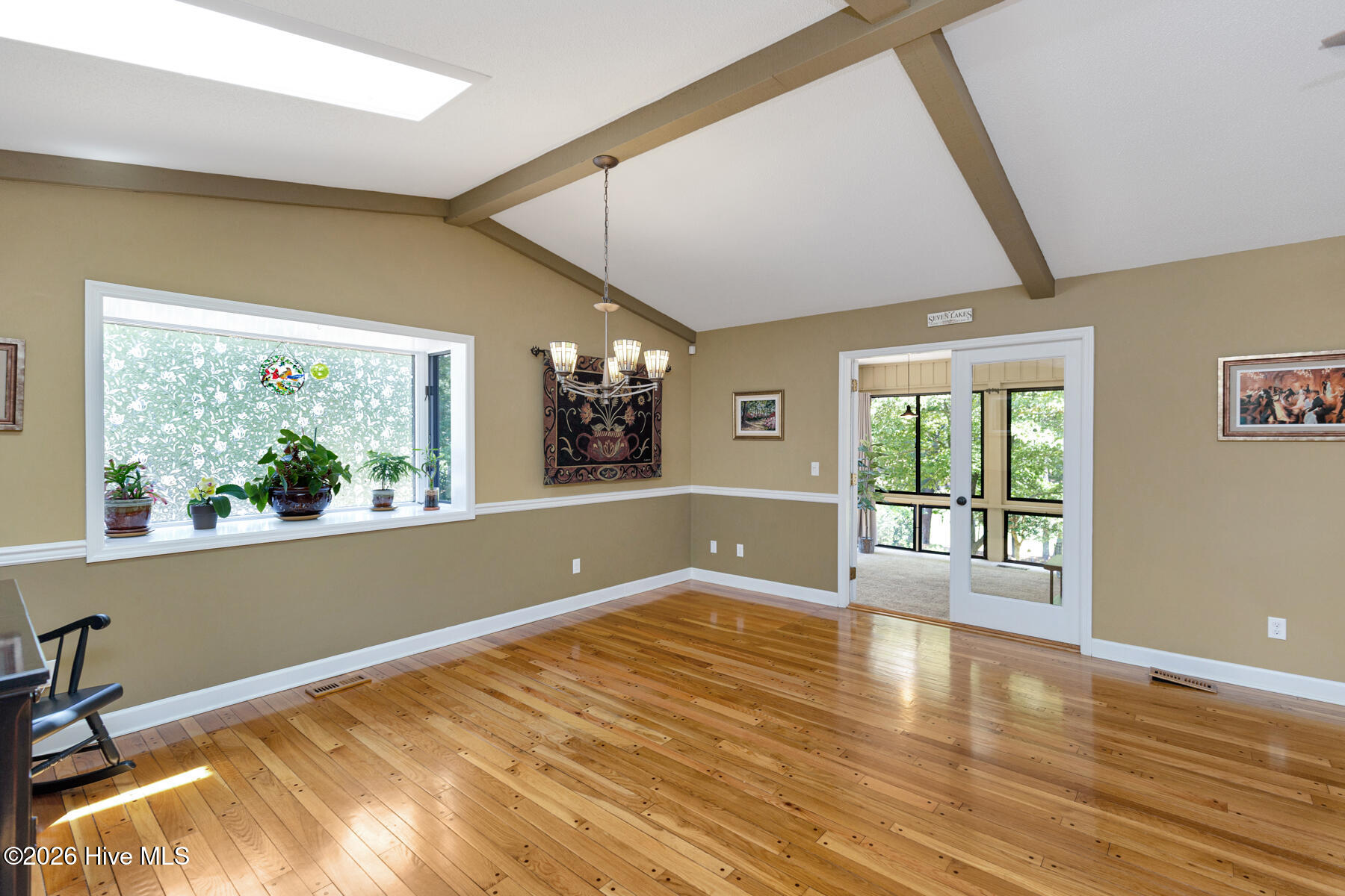 135 Devonshire Avenue W