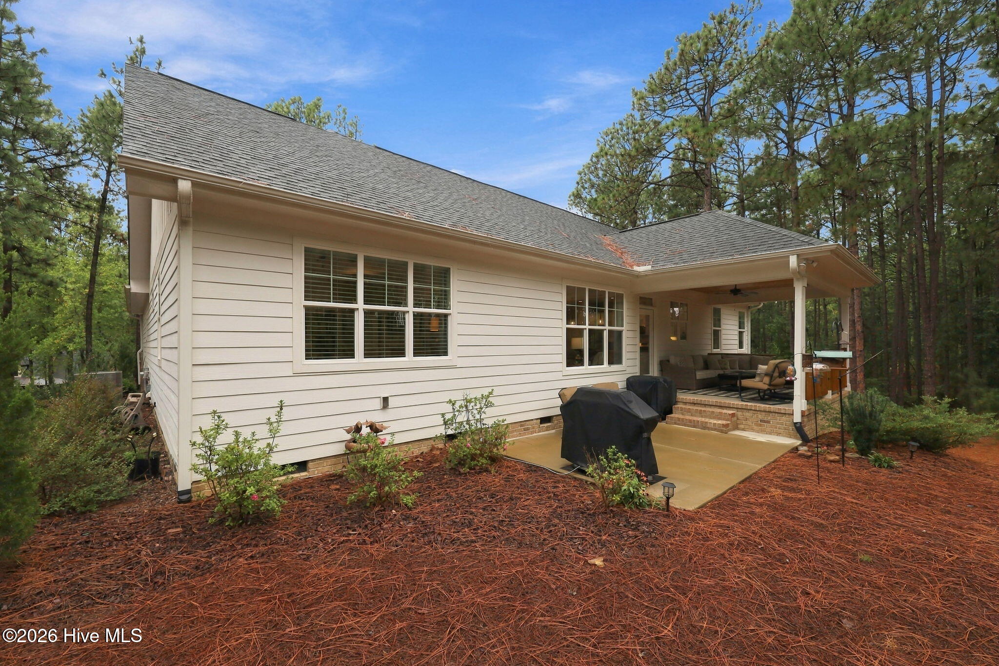 512 Longleaf Drive
