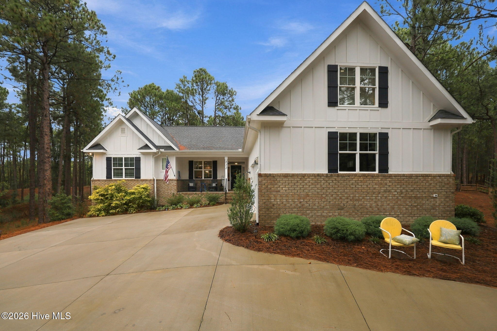 512 Longleaf Drive
