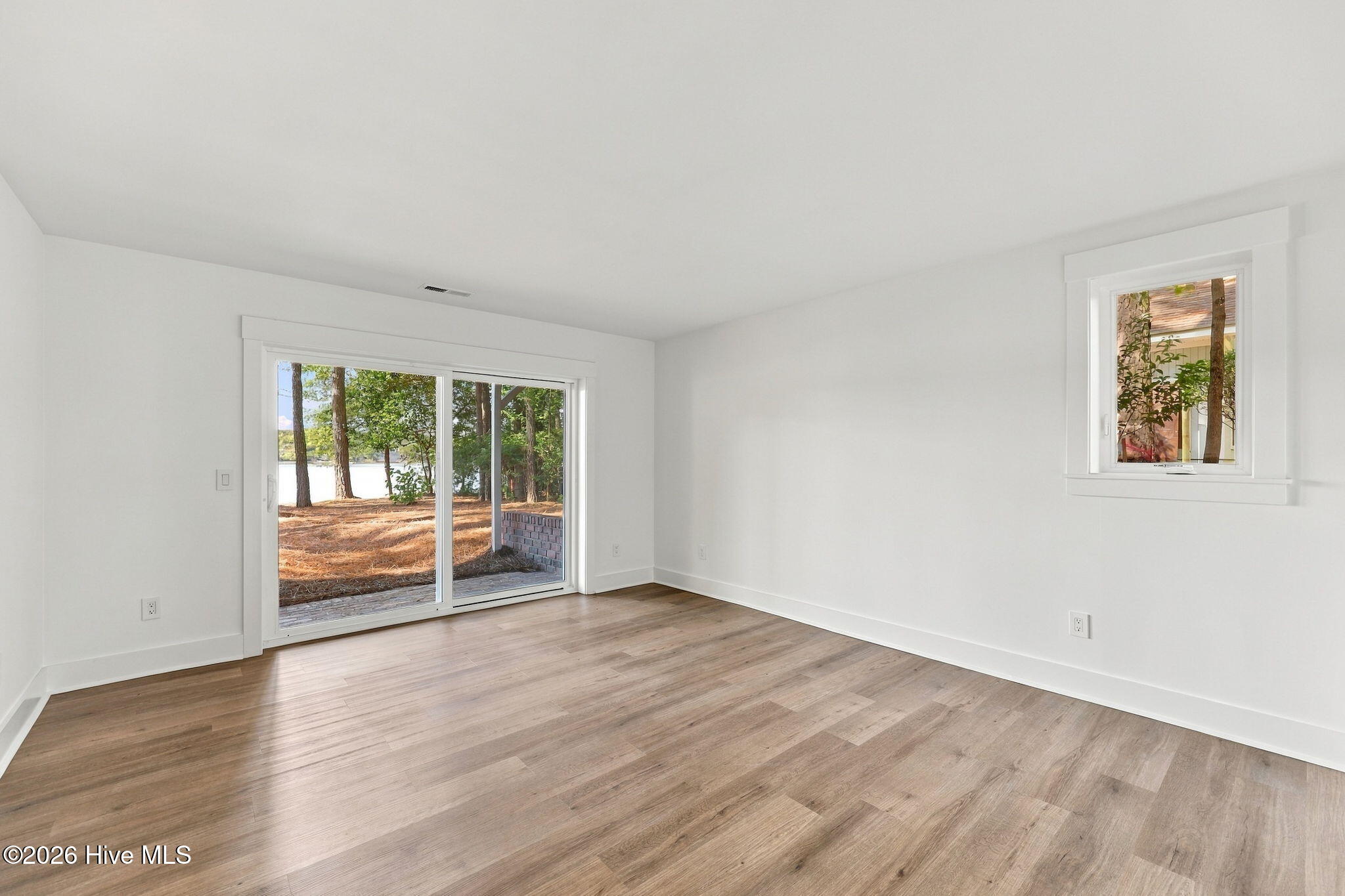 315 Lake Forest Drive SW
