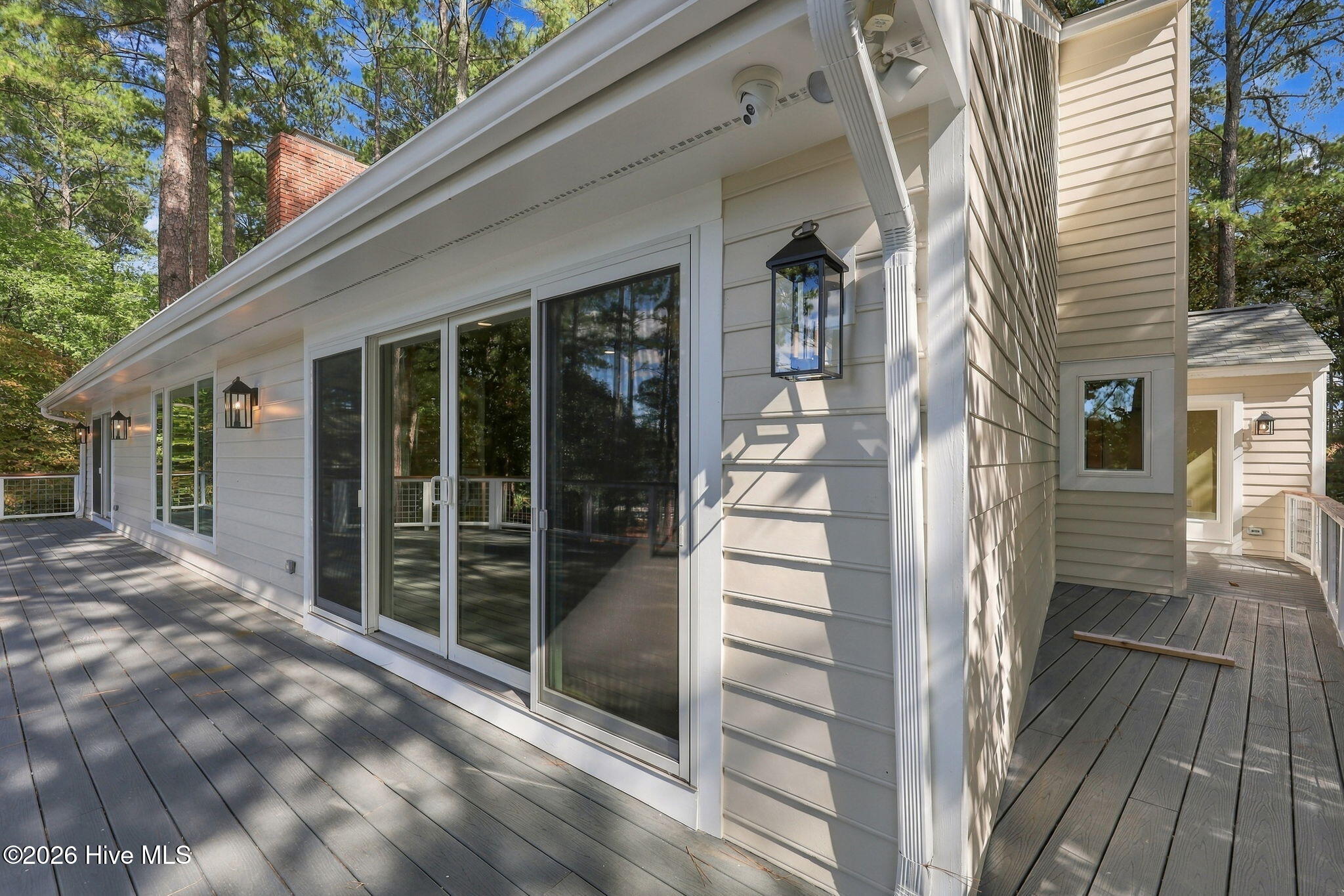 315 Lake Forest Drive SW