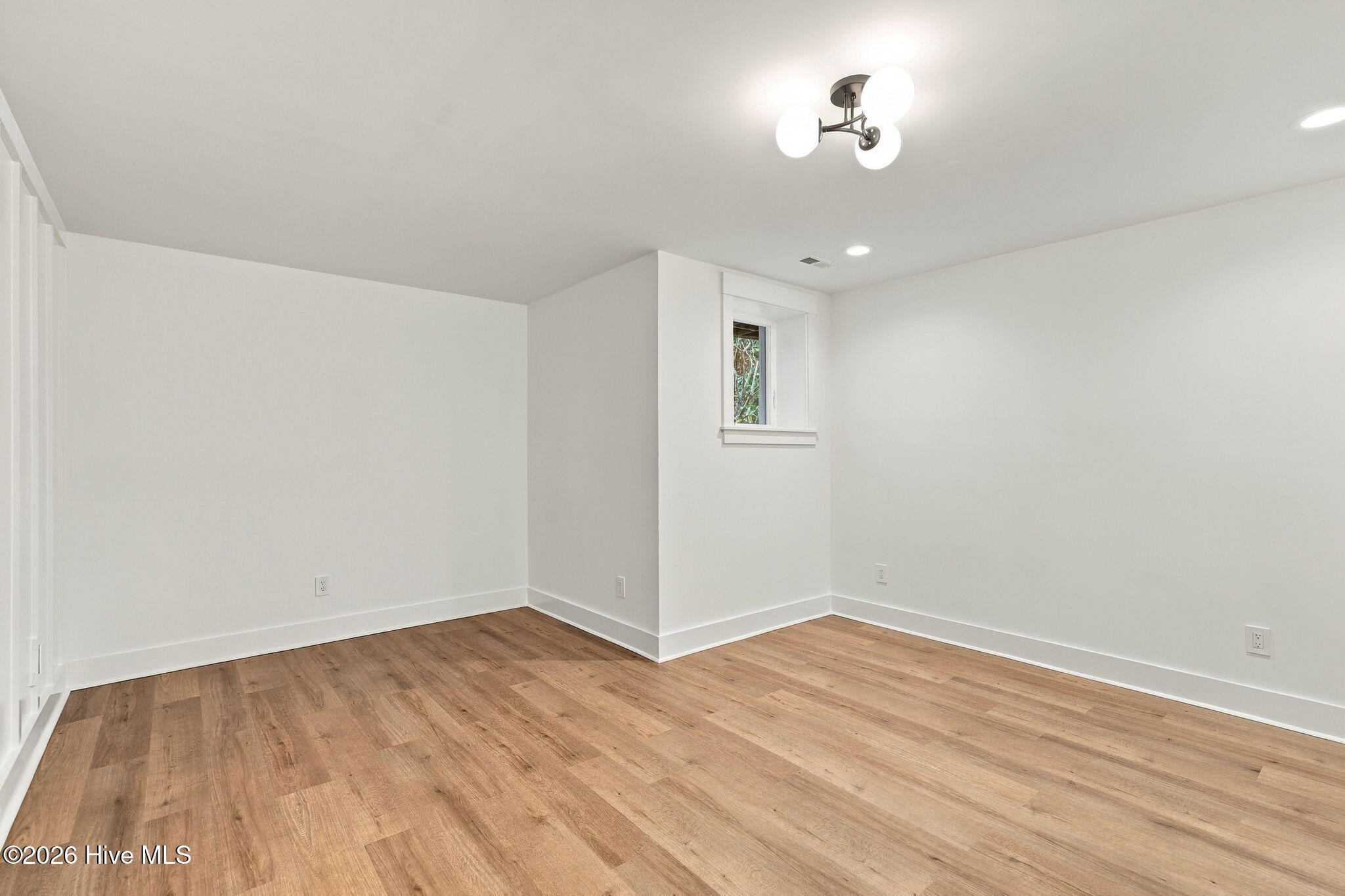 315 Lake Forest Drive SW