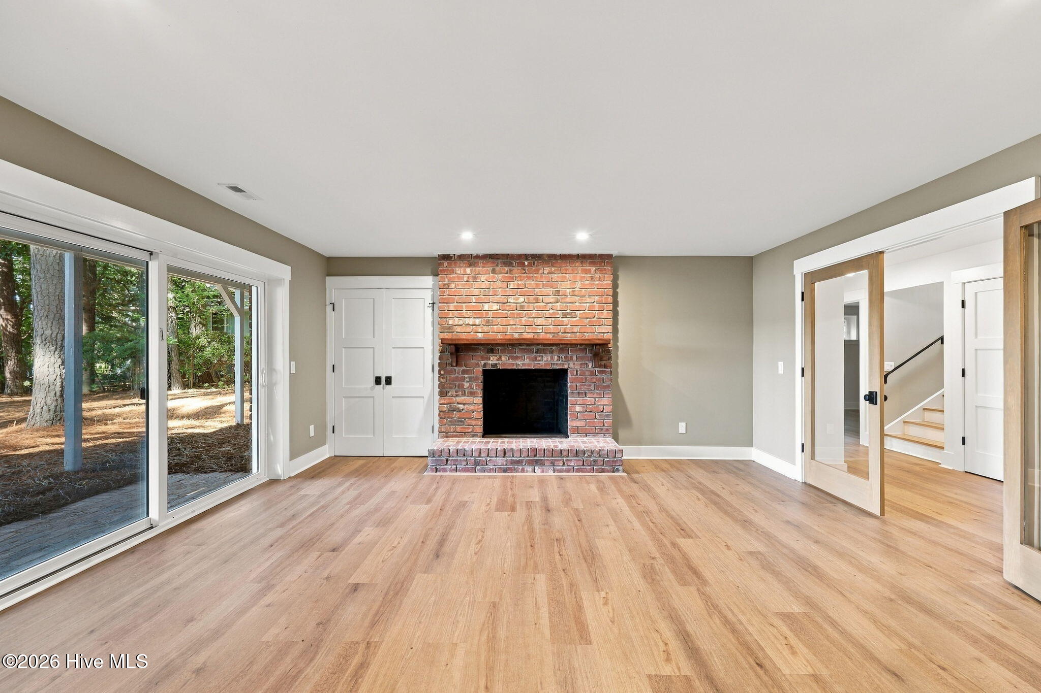 315 Lake Forest Drive SW