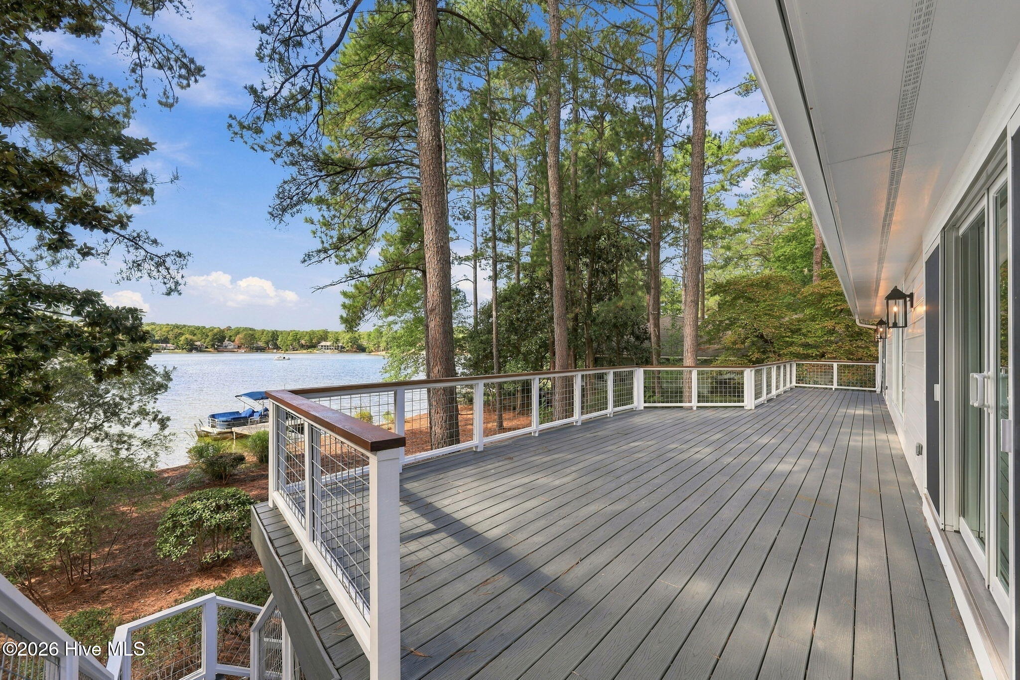 315 Lake Forest Drive SW