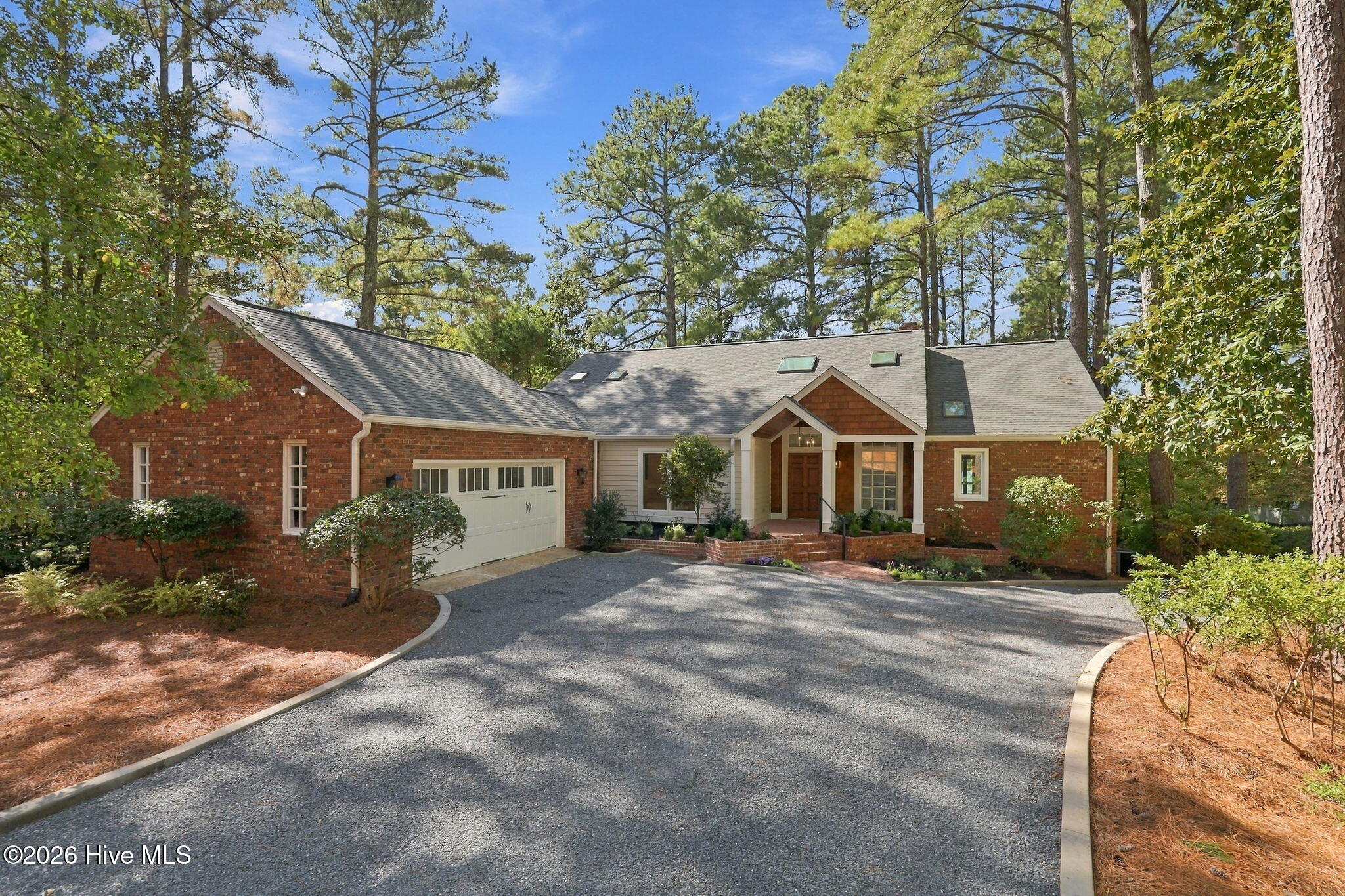 315 Lake Forest Drive SW