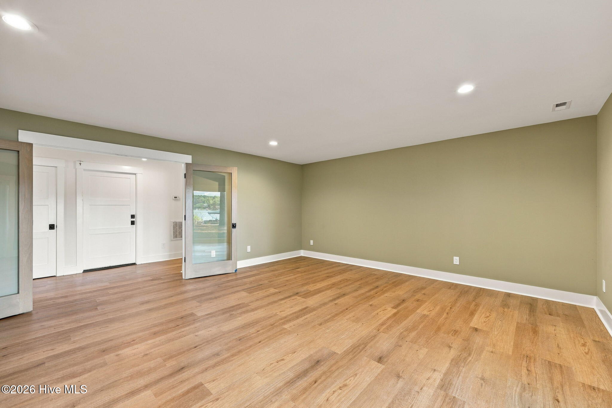 315 Lake Forest Drive SW