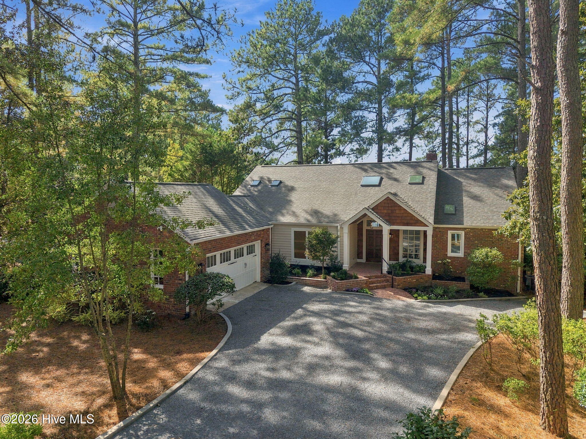 315 Lake Forest Drive SW
