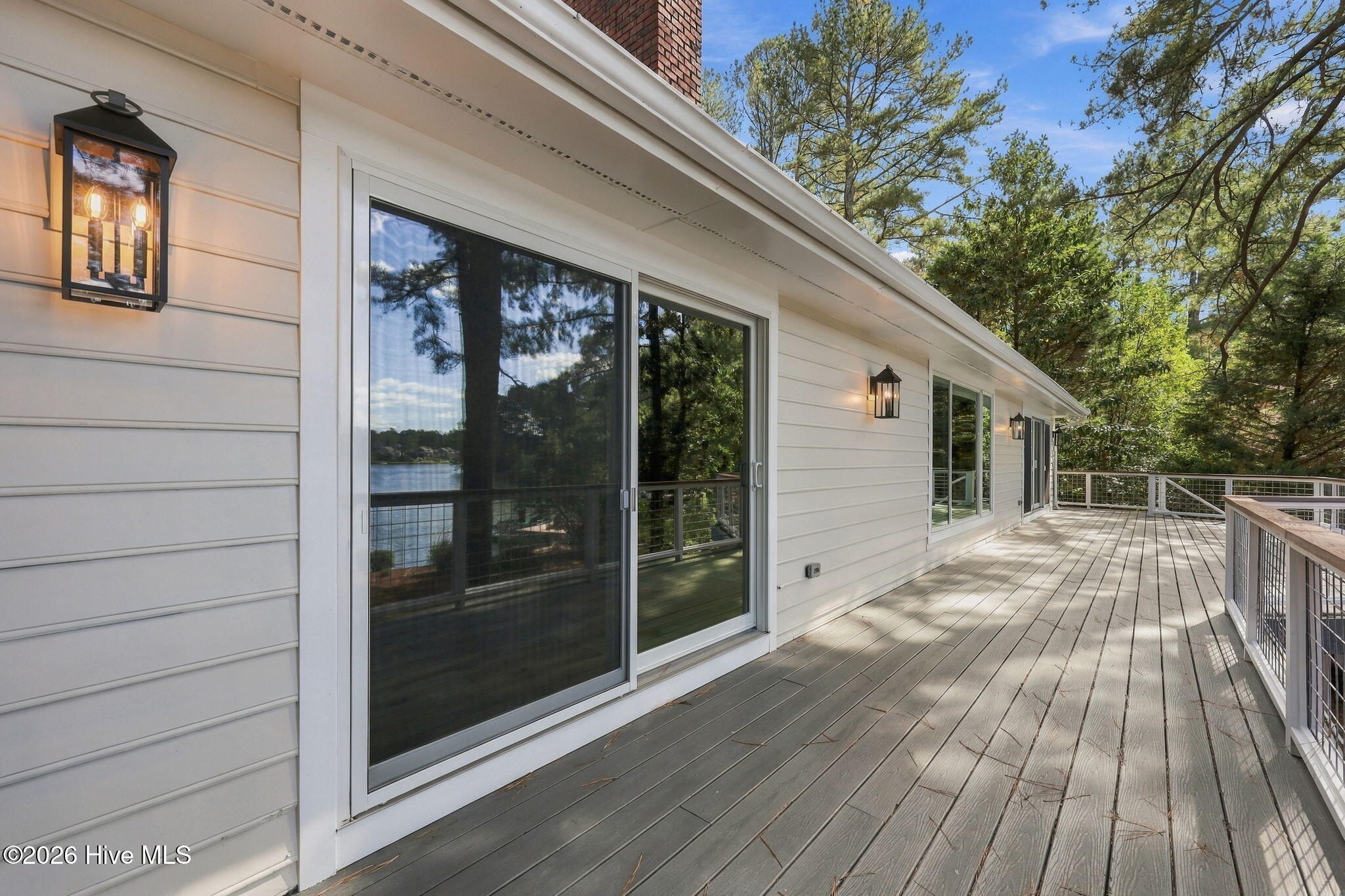 315 Lake Forest Drive SW