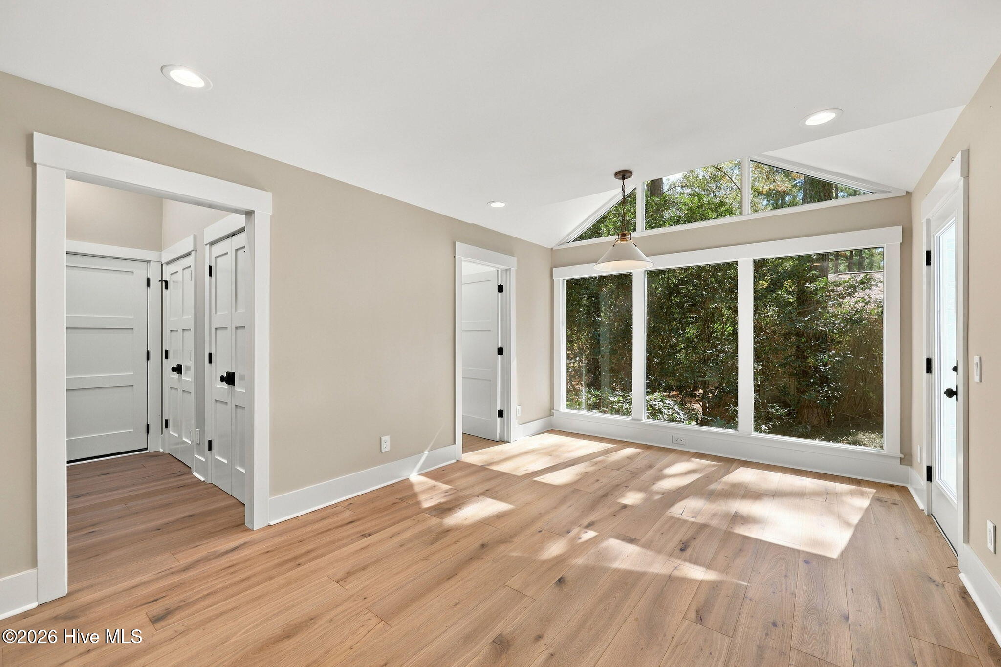 315 Lake Forest Drive SW