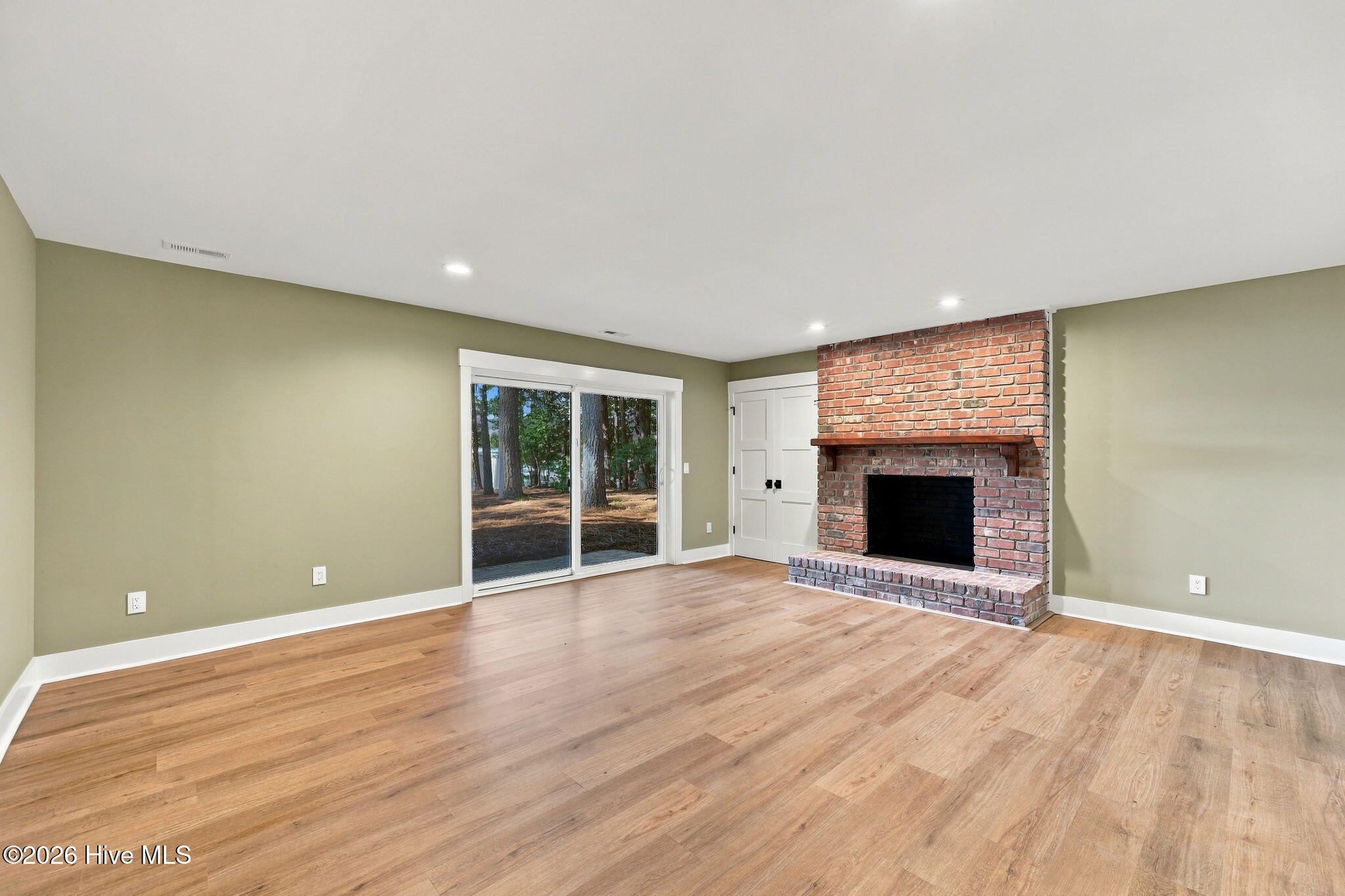 315 Lake Forest Drive SW