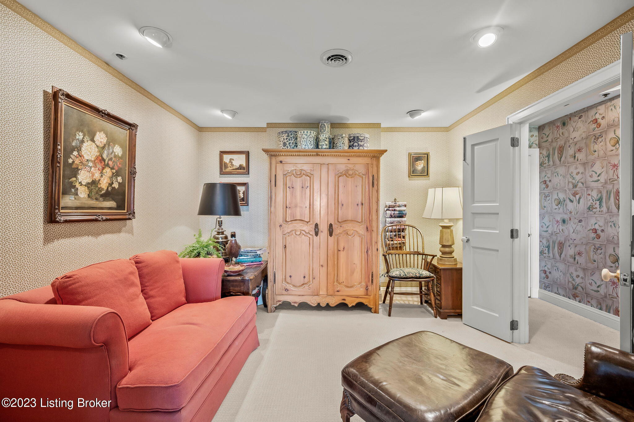 1400 Willow Ave, 1208