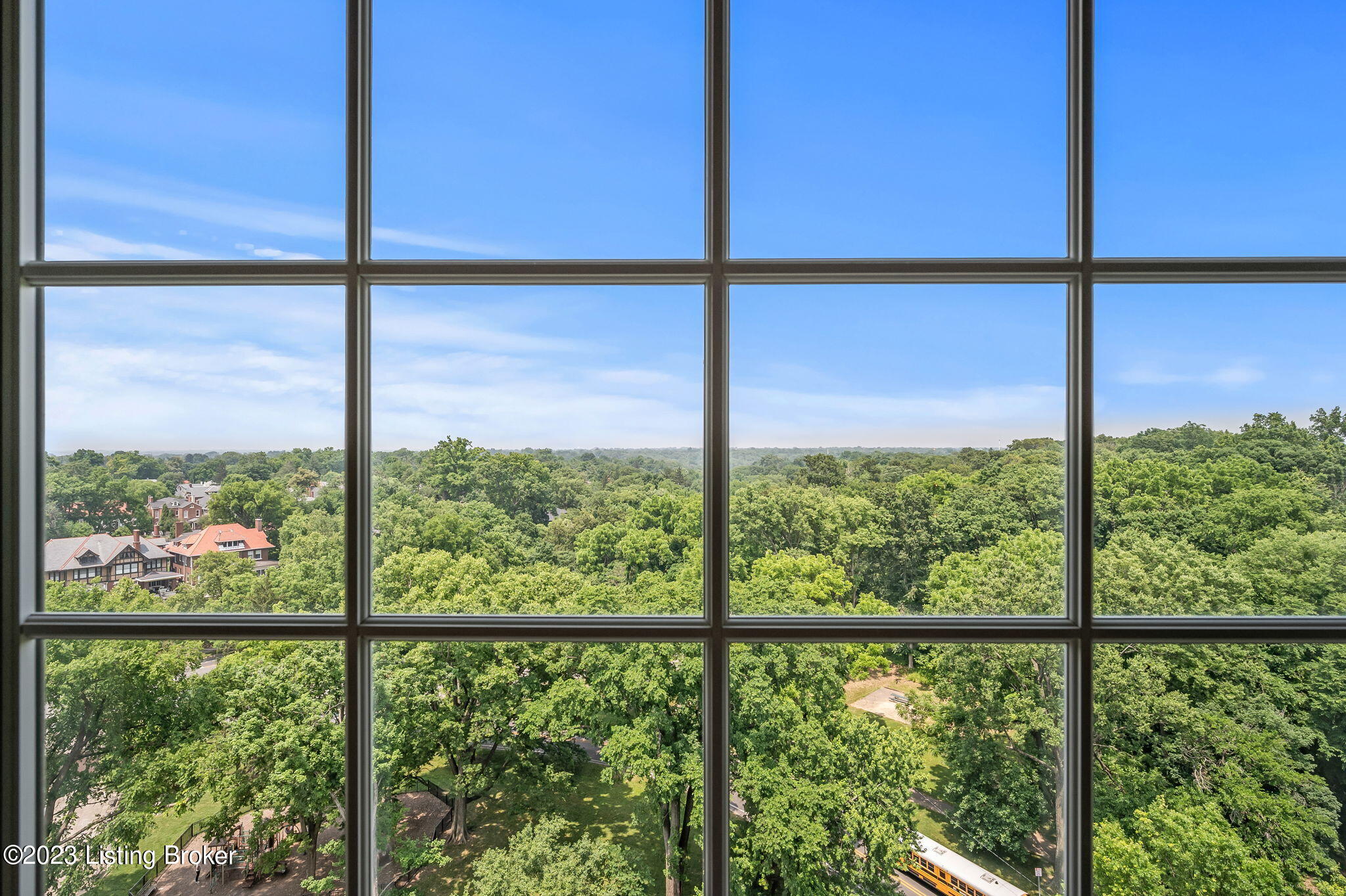 1400 Willow Ave, 1208