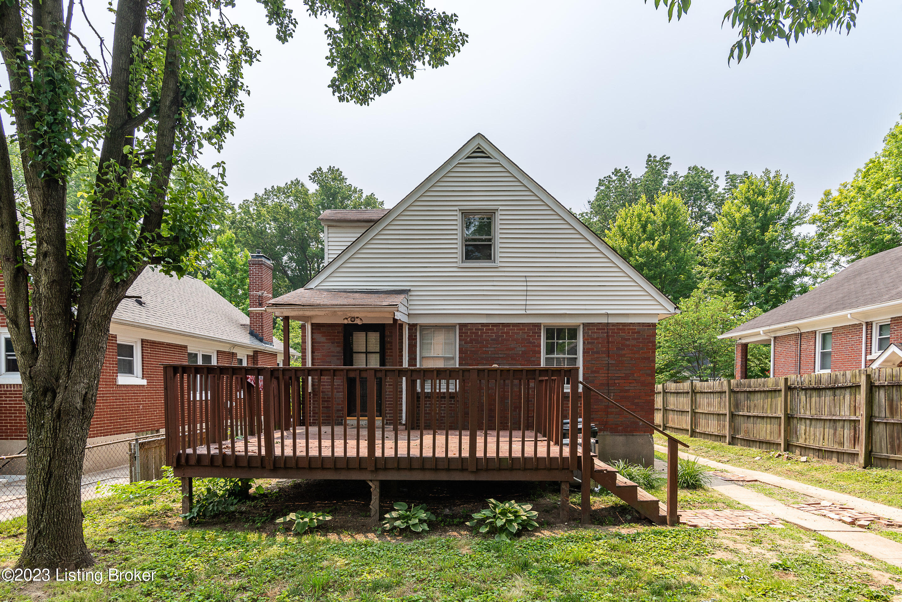 3911 Kennison Ave