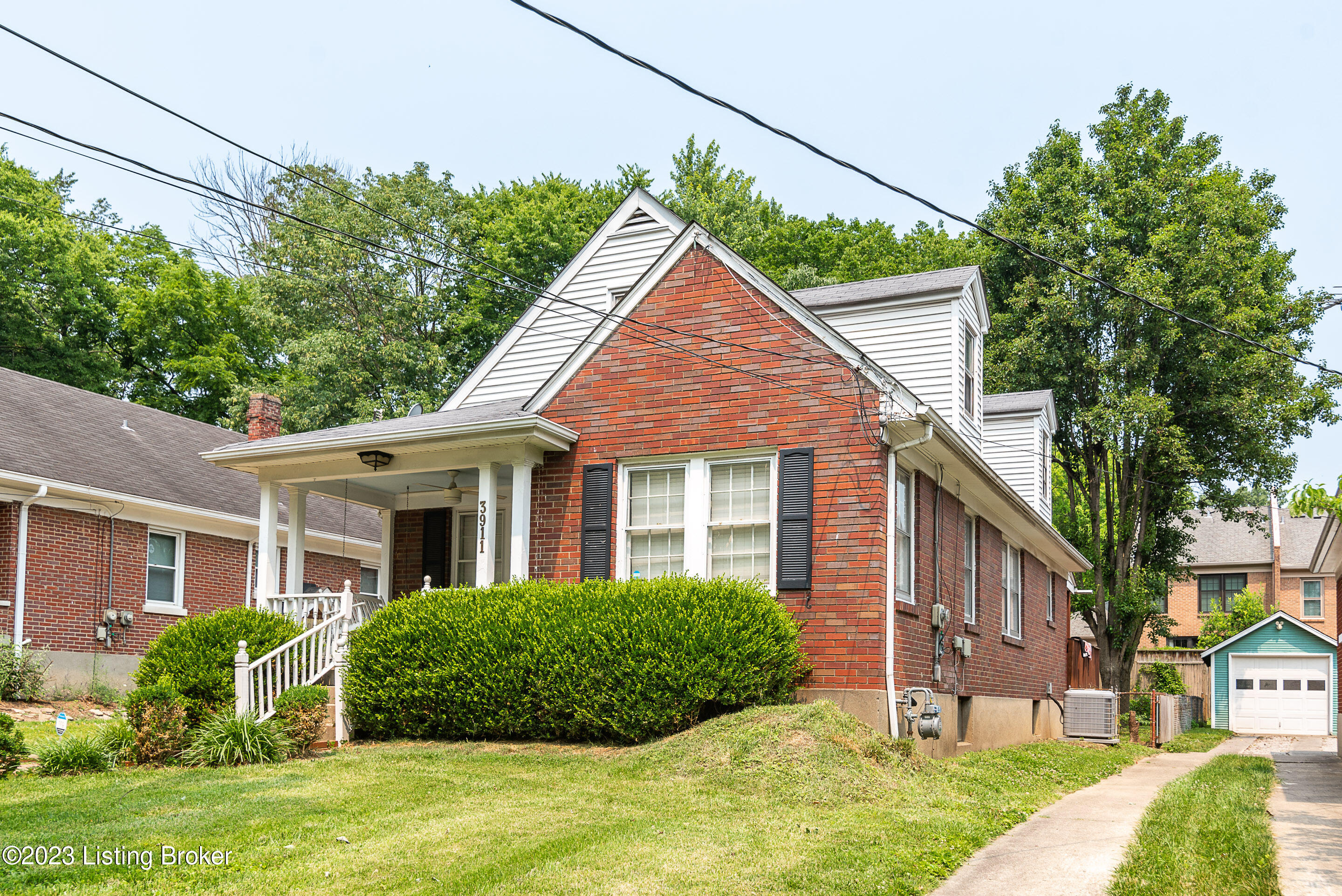3911 Kennison Ave