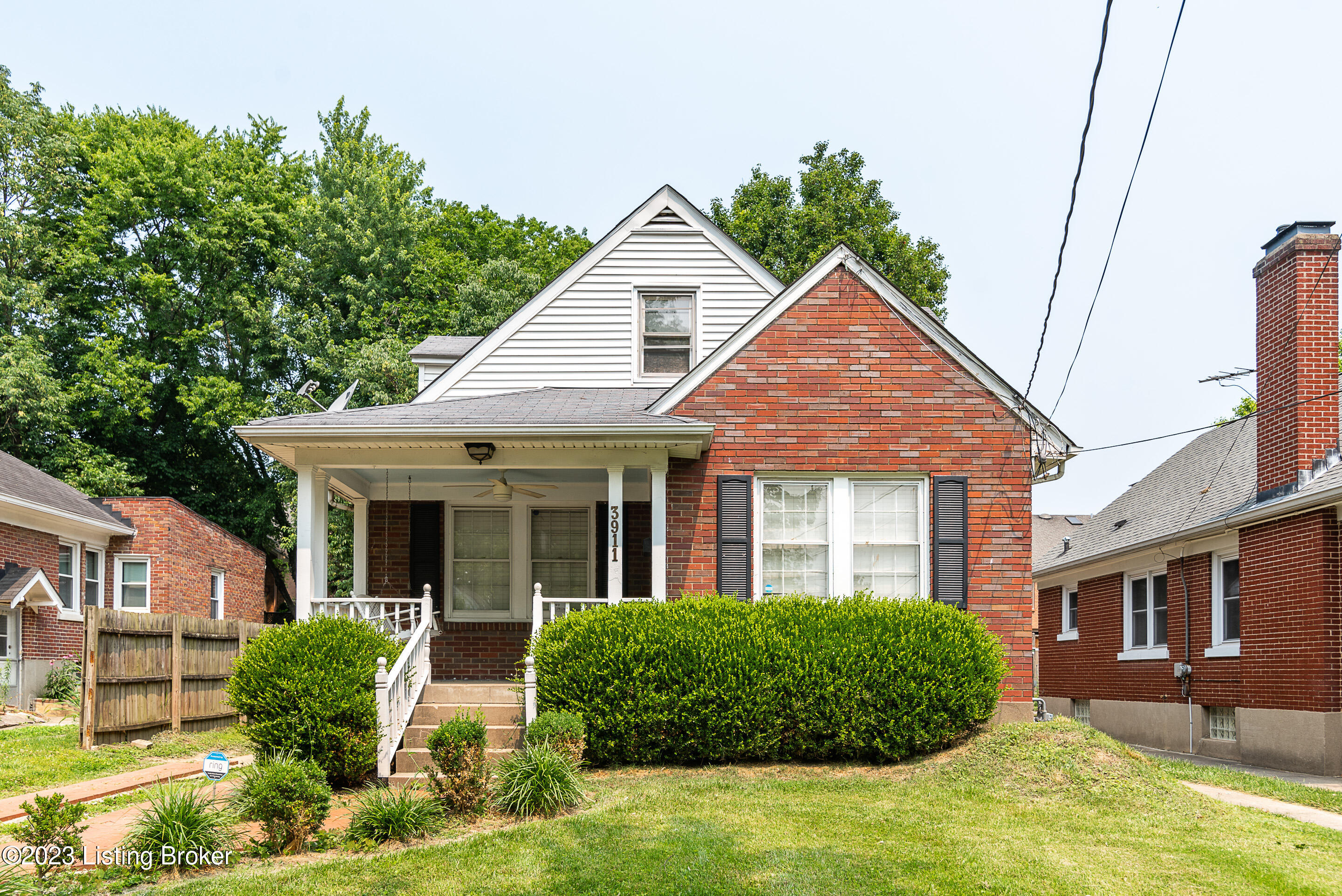 3911 Kennison Ave