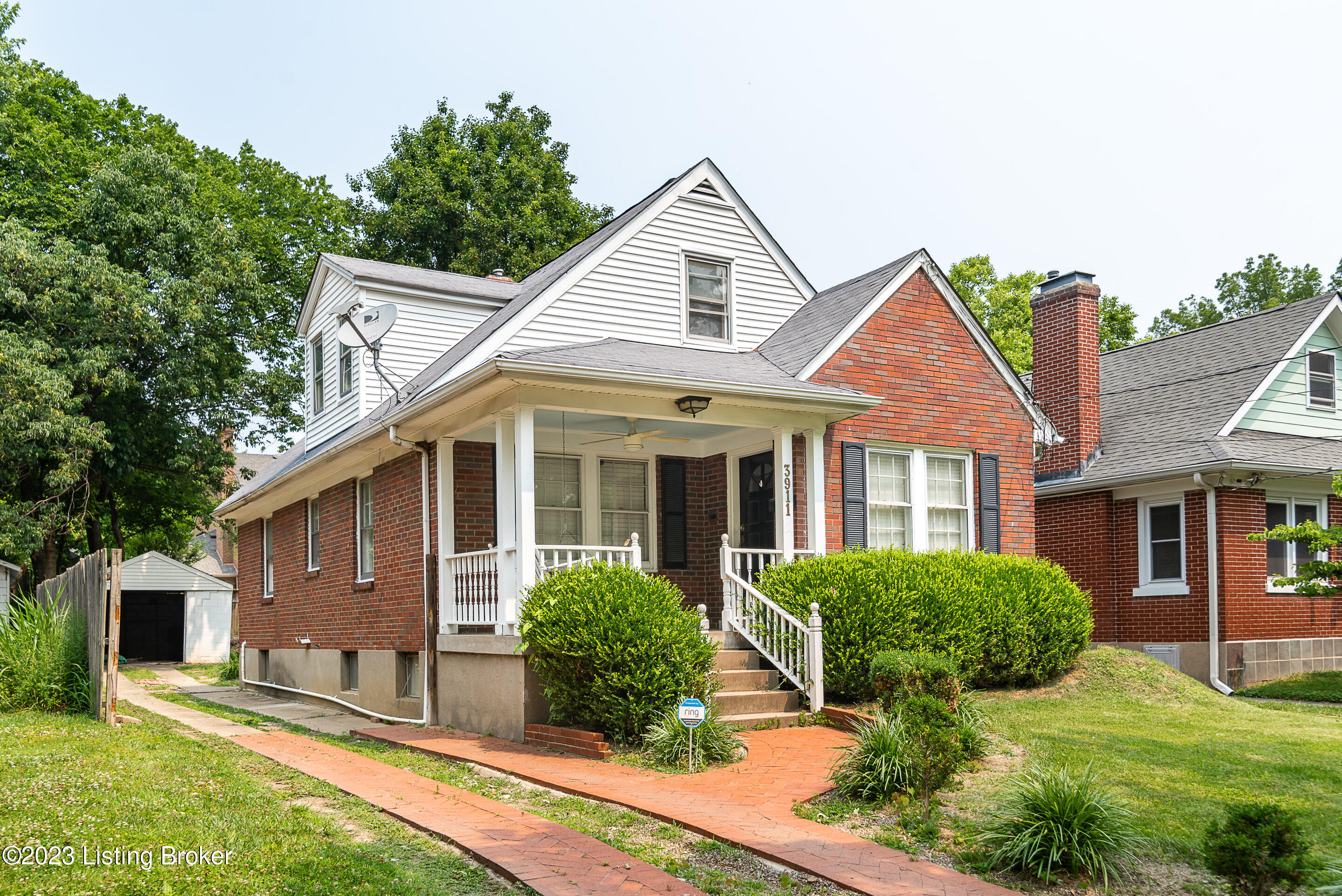 3911 Kennison Ave