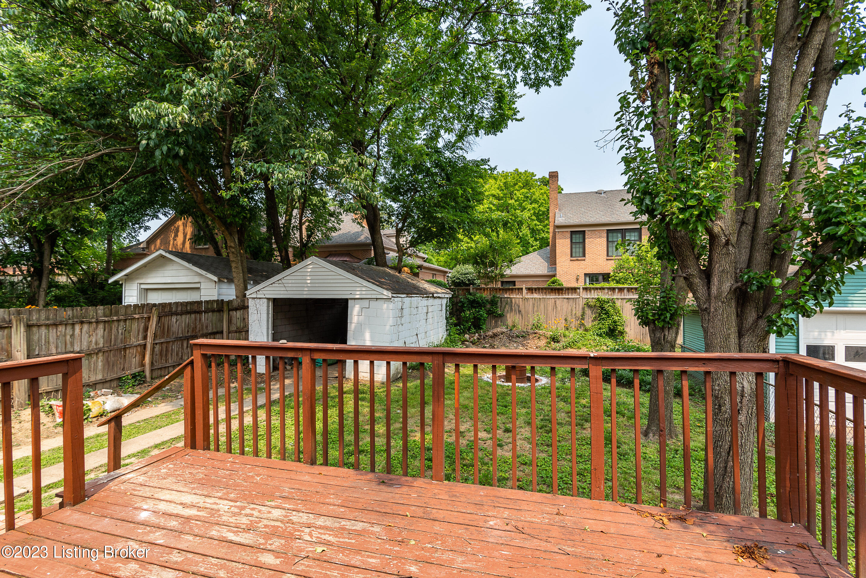 3911 Kennison Ave