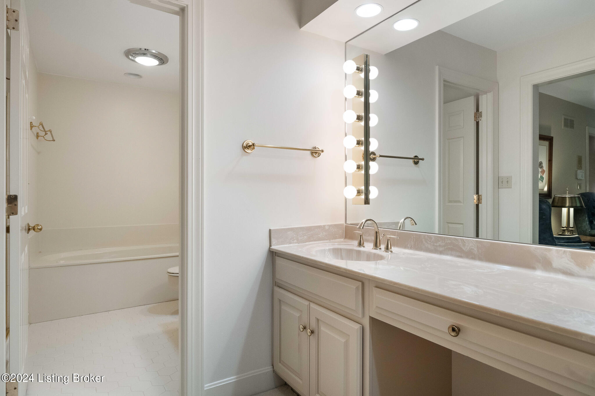 5510 Tecumseh Cir