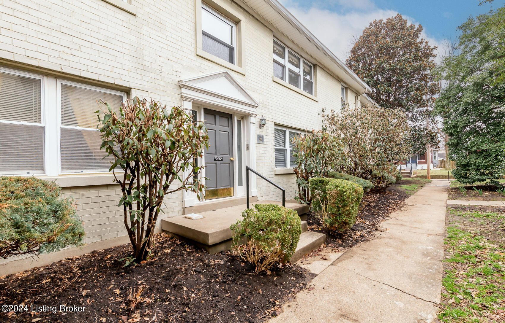 1805 Shady Ln, 4