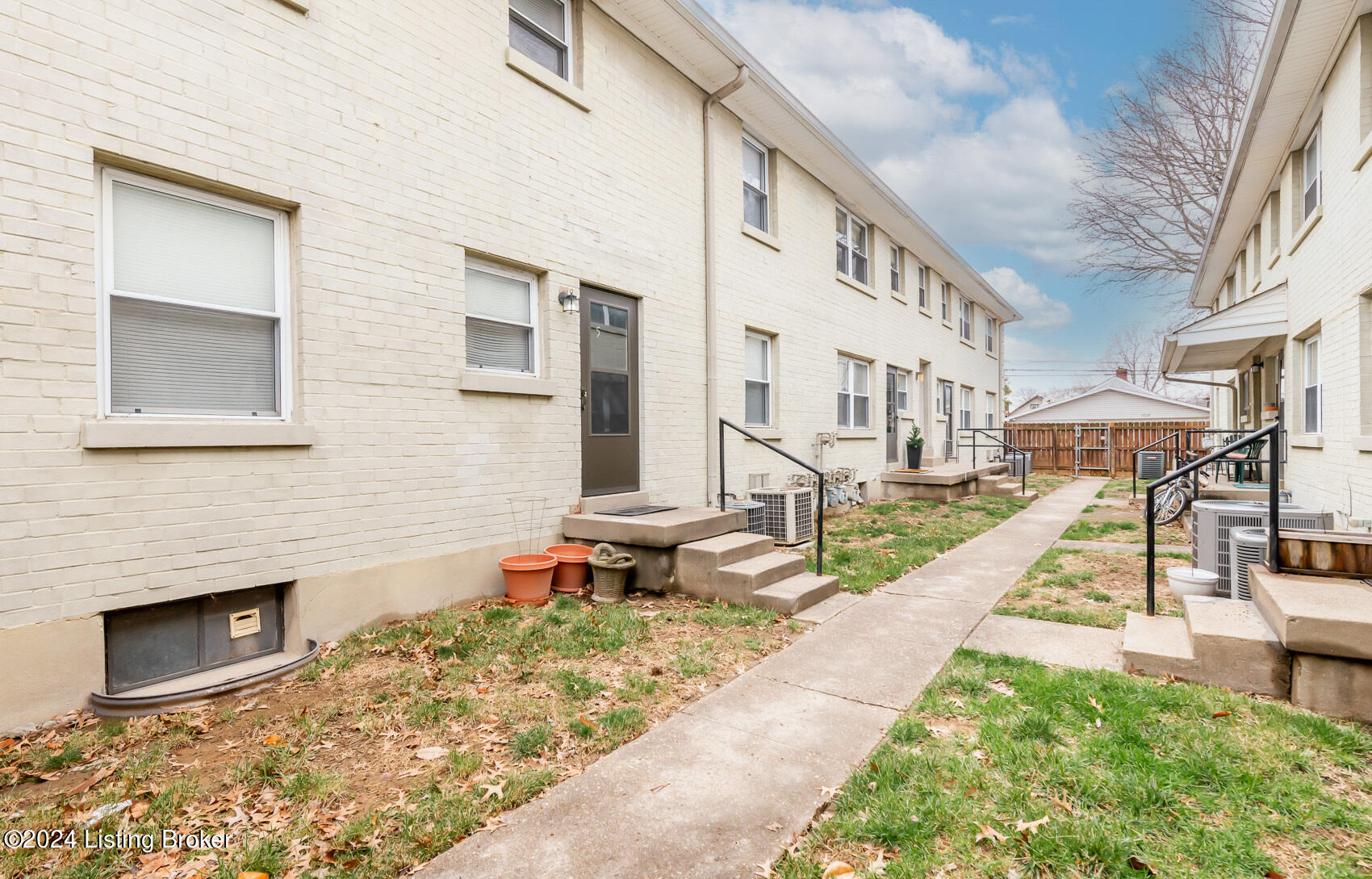 1805 Shady Ln, 4