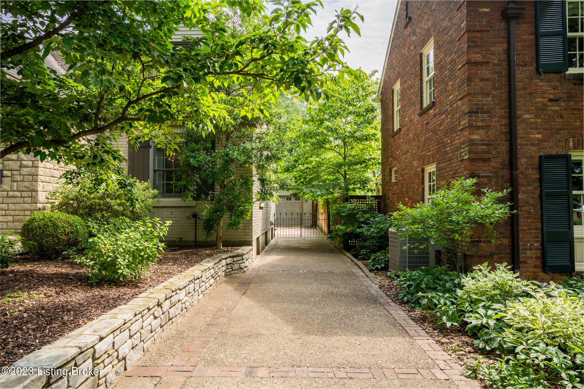 447 University Ave