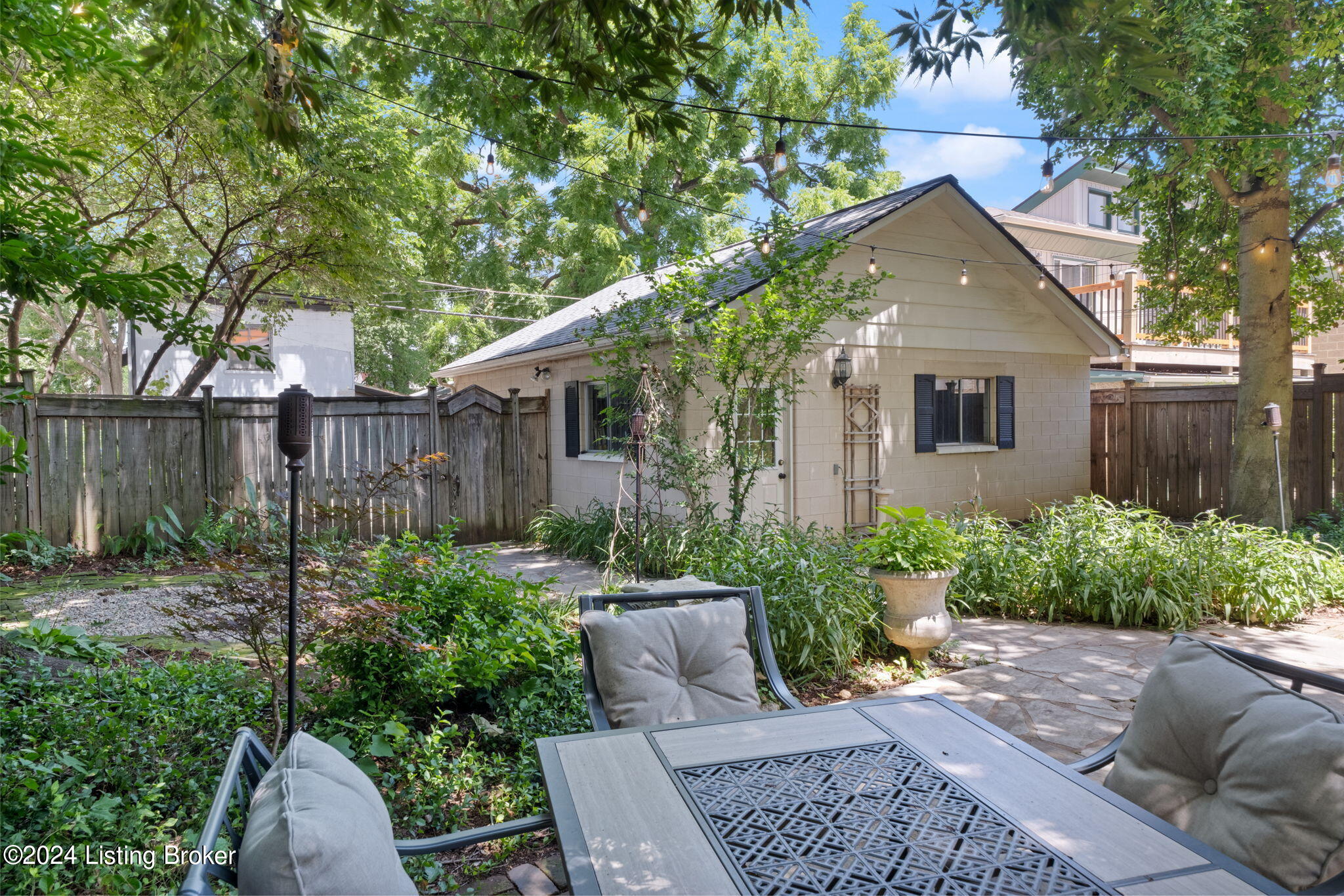 1513 Hepburn Ave