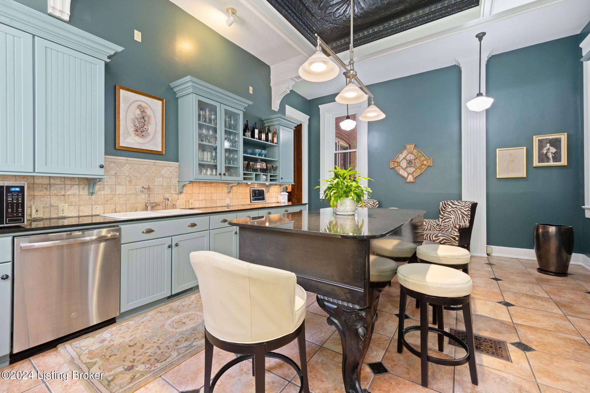 1513 Hepburn Ave