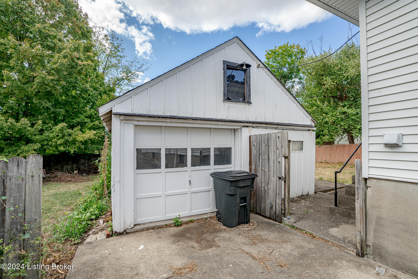 1004 Brown Ave