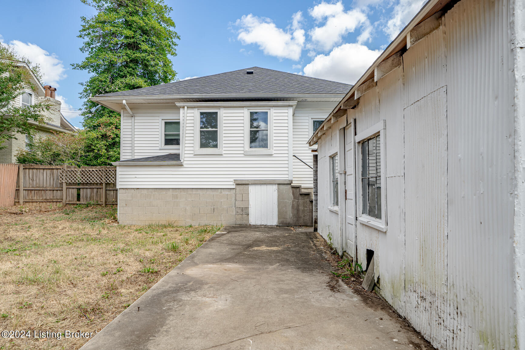 1004 Brown Ave