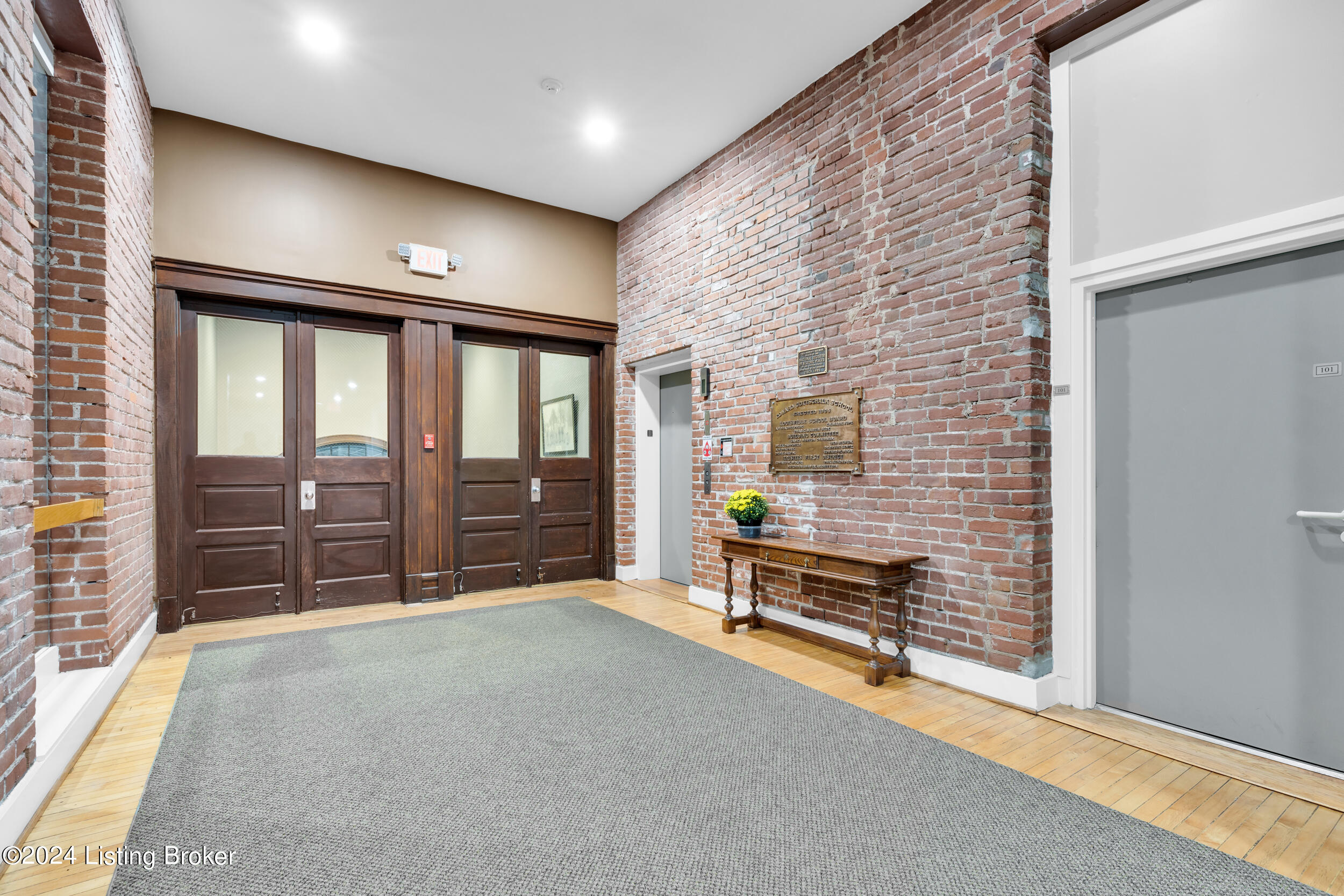 2525 George Rogers Clark Pl, 303