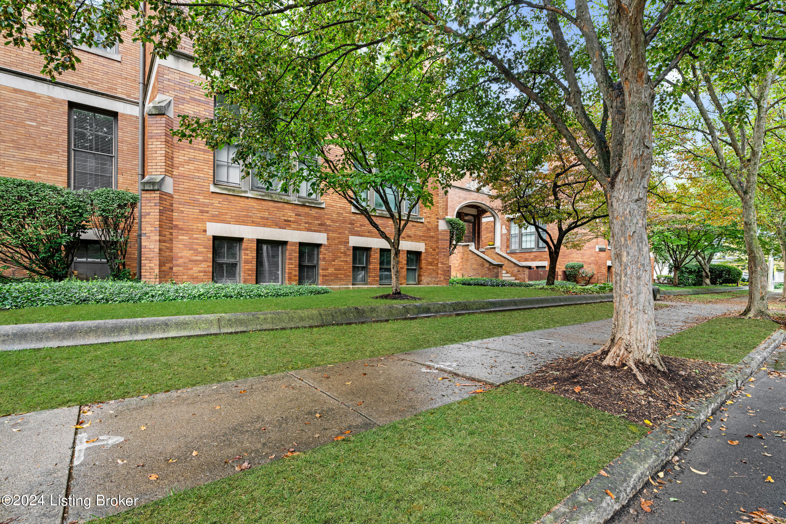 2525 George Rogers Clark Pl, 303
